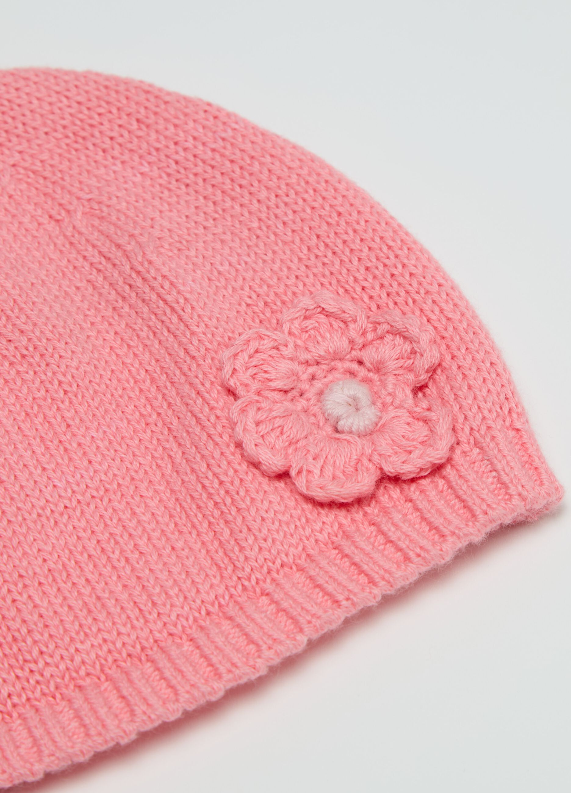 Cotton hat with crochet flower