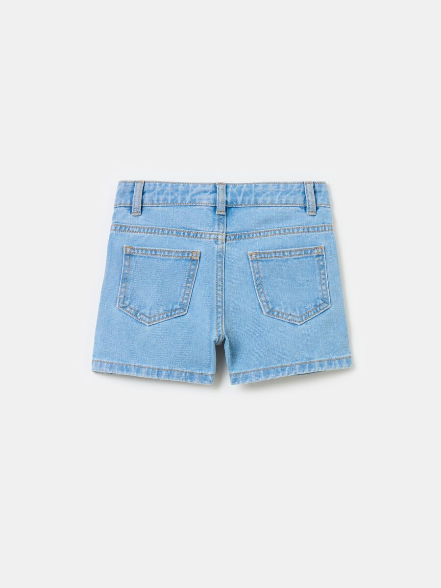 Denim shorts with flowers embroidery_3