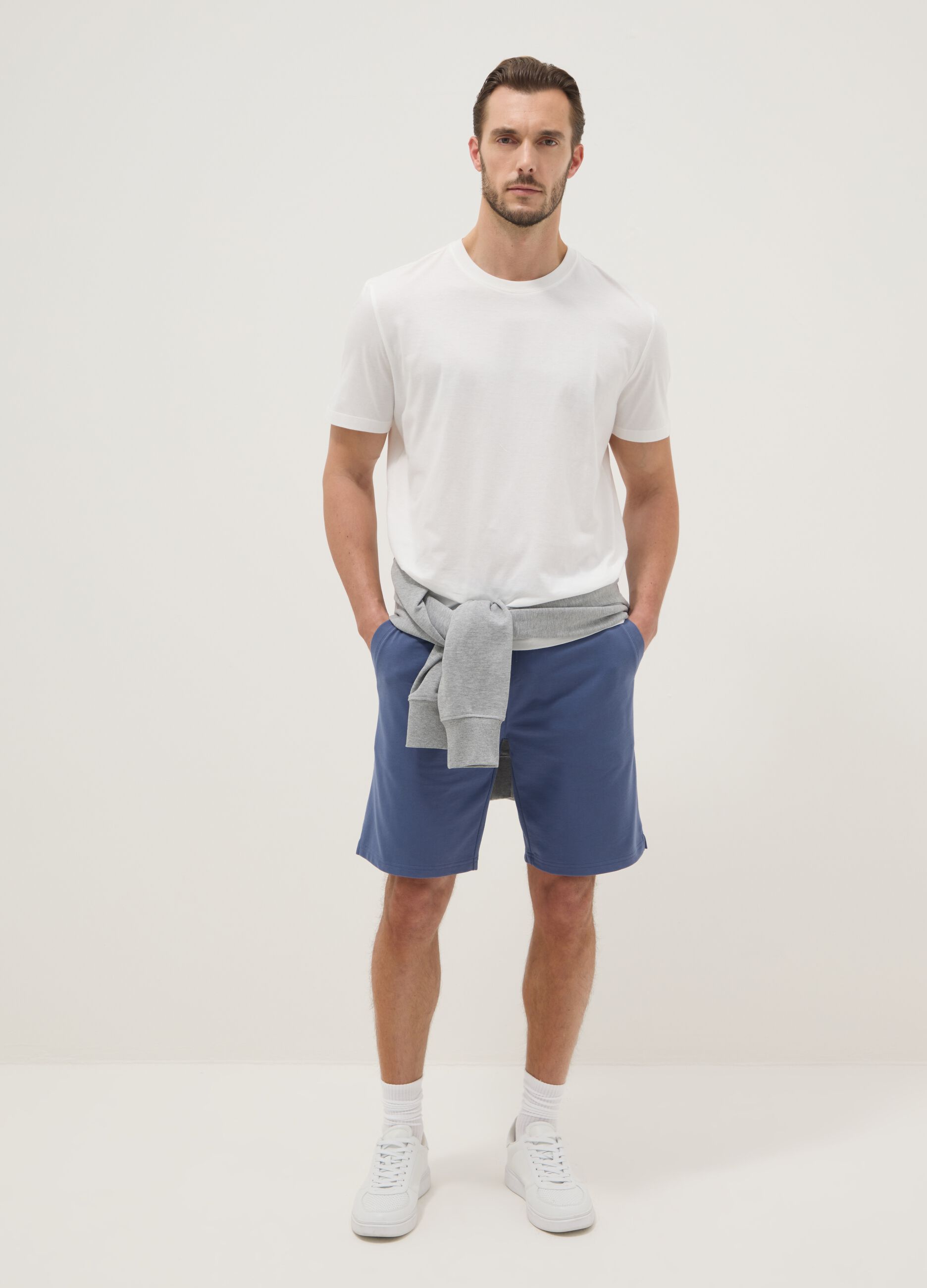 Blue cotton blend regular fit shorts