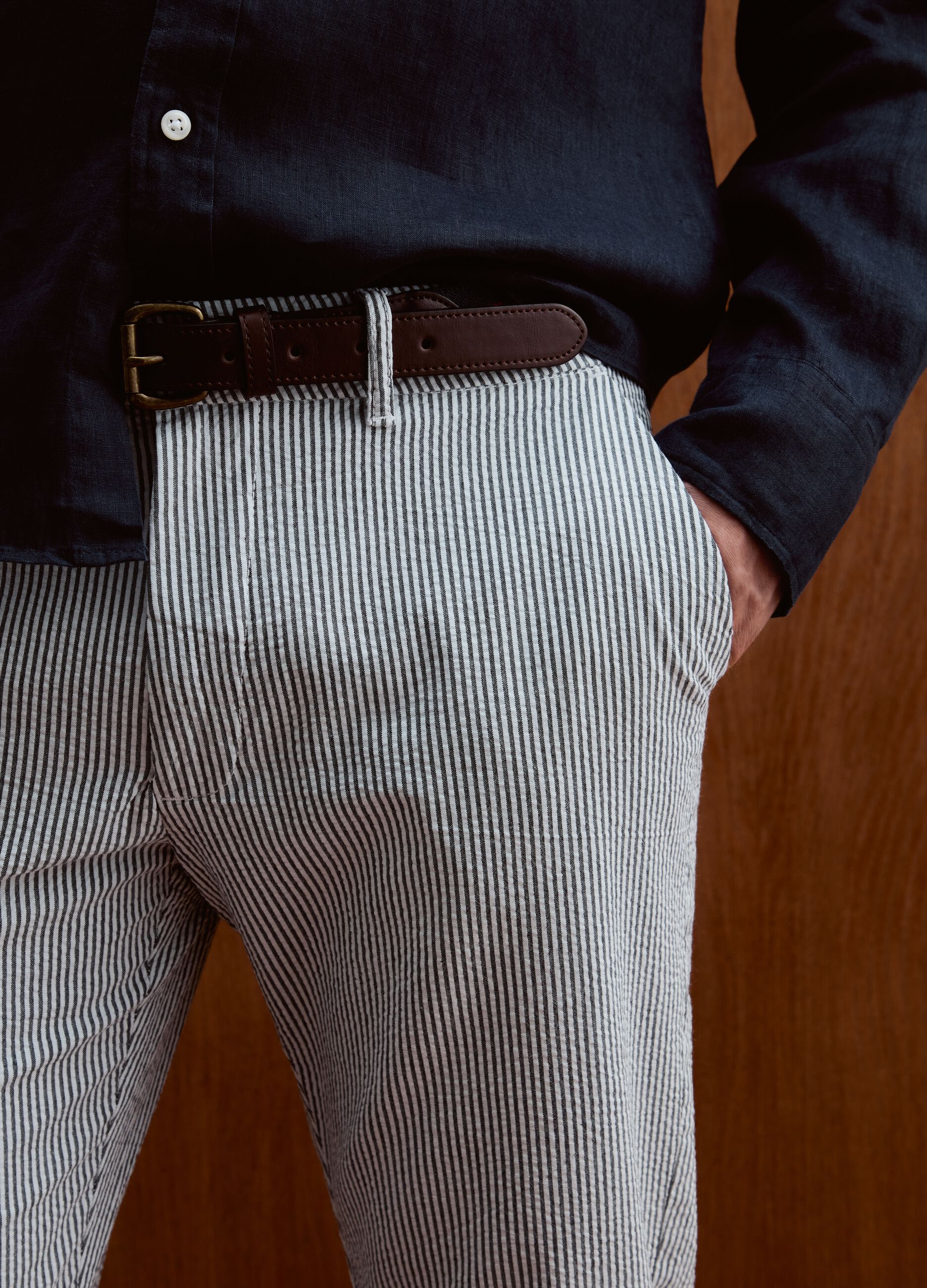 Pantaloni chino in cotone seersucker_2
