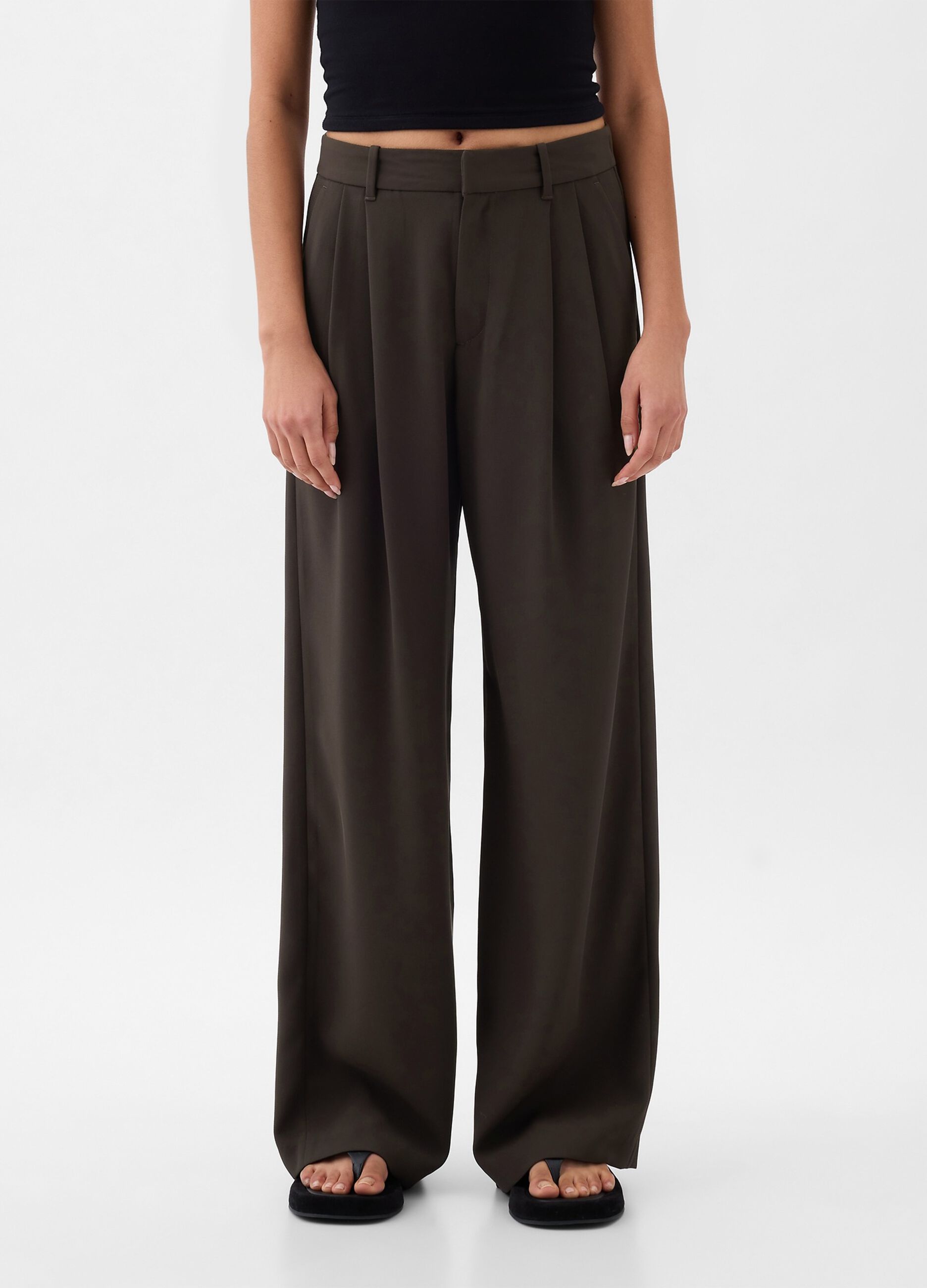 Wide leg trousers with darts