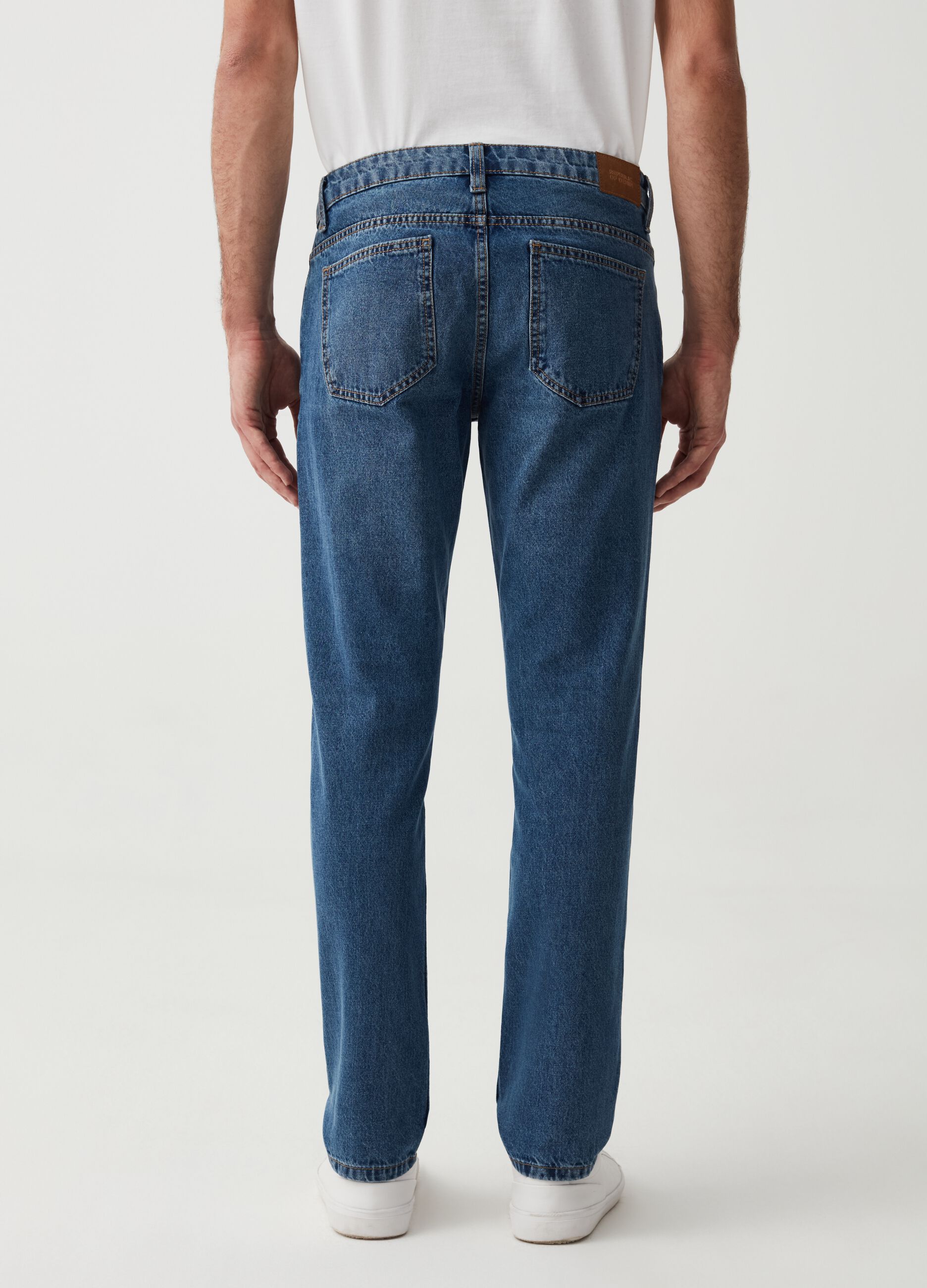 Slim-fit jeans with five pockets