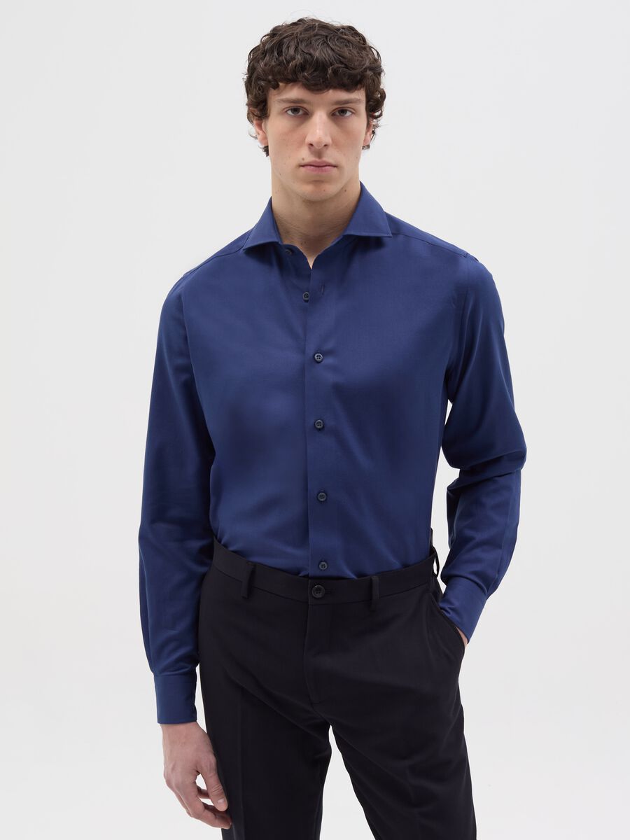 Slim-fit solid colour easy-iron shirt_0