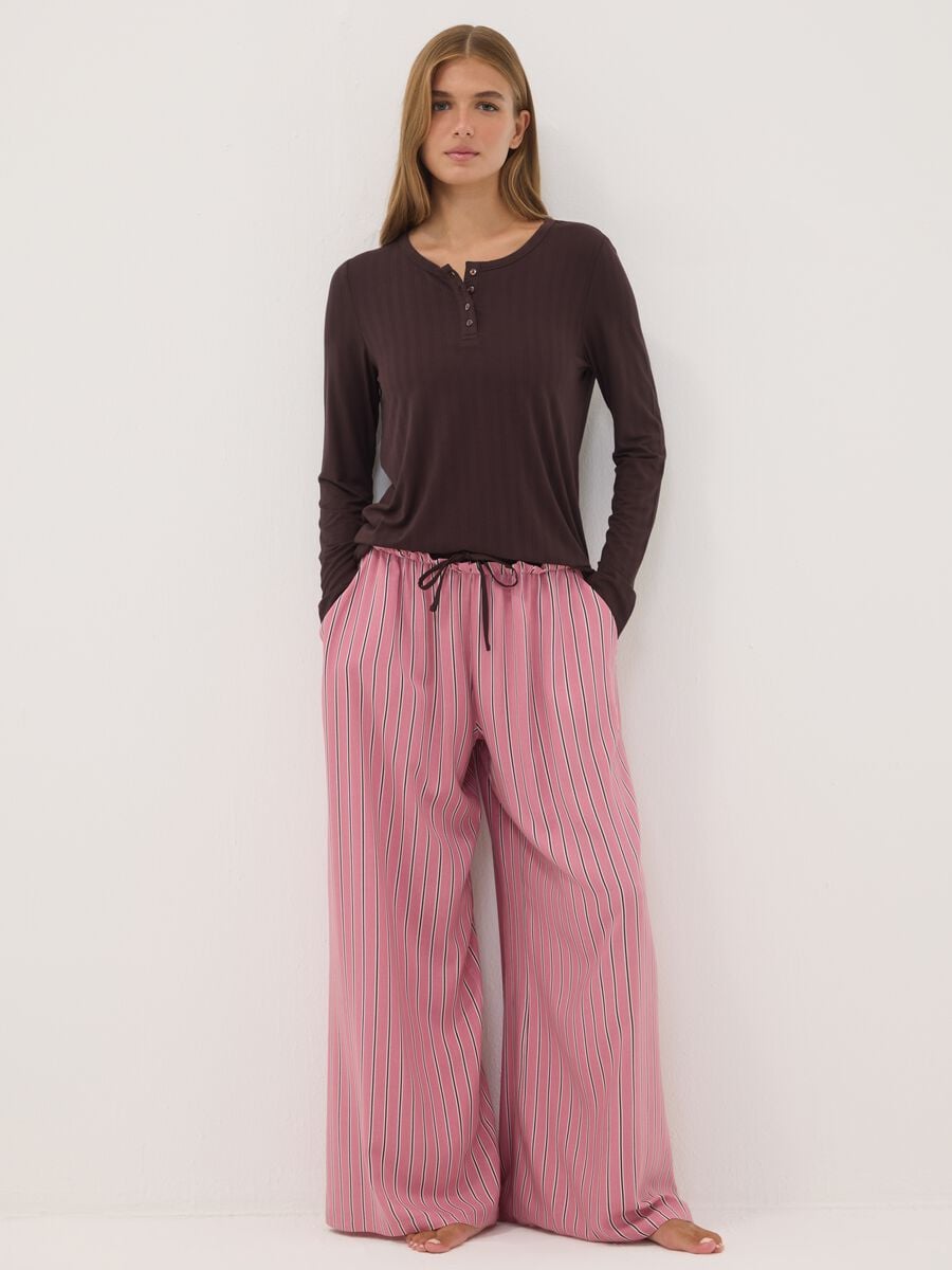 Pantaloni pigiama rosa in pura viscosa a righe_0