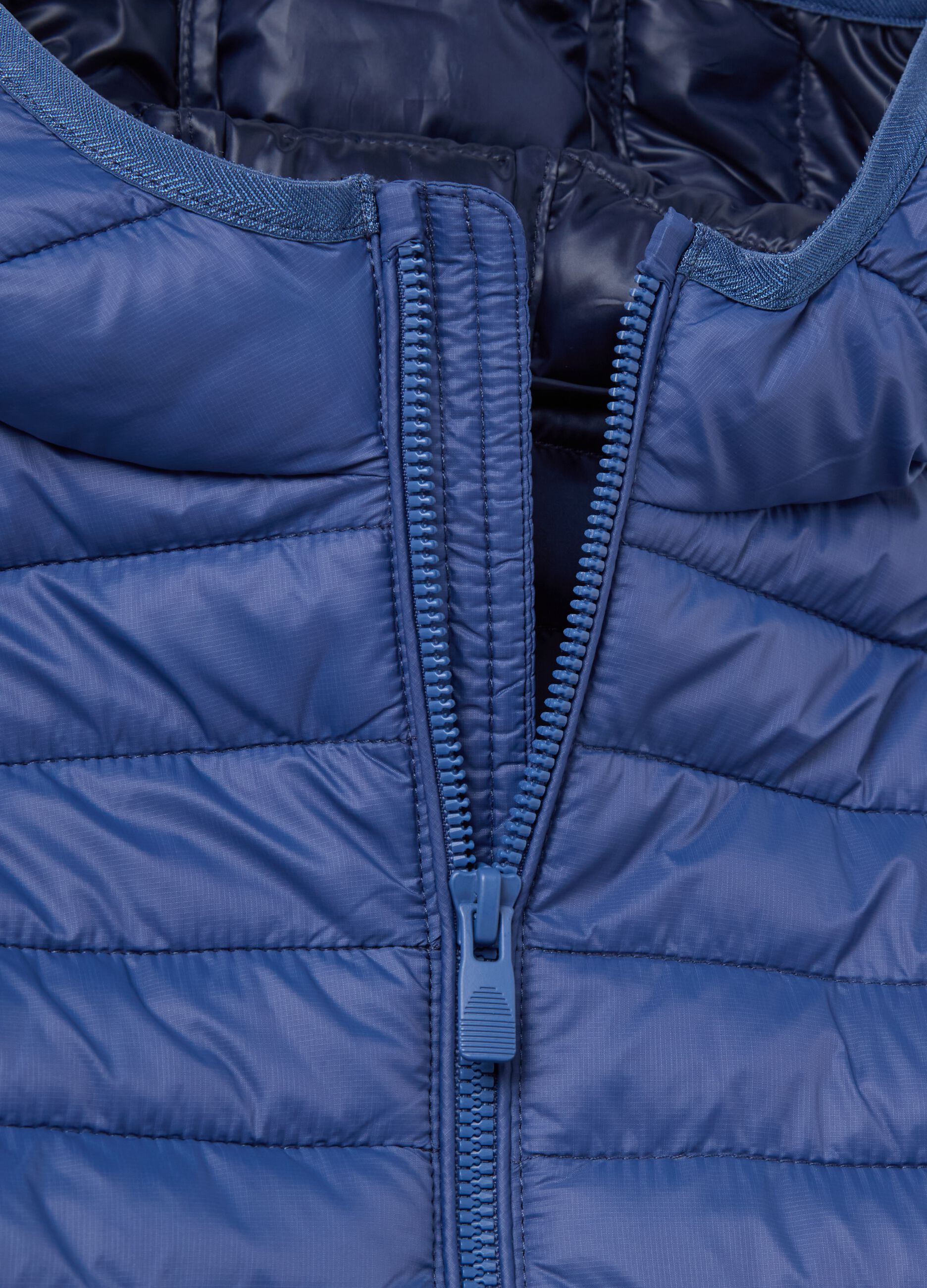 Piumino ultralight con cappuccio