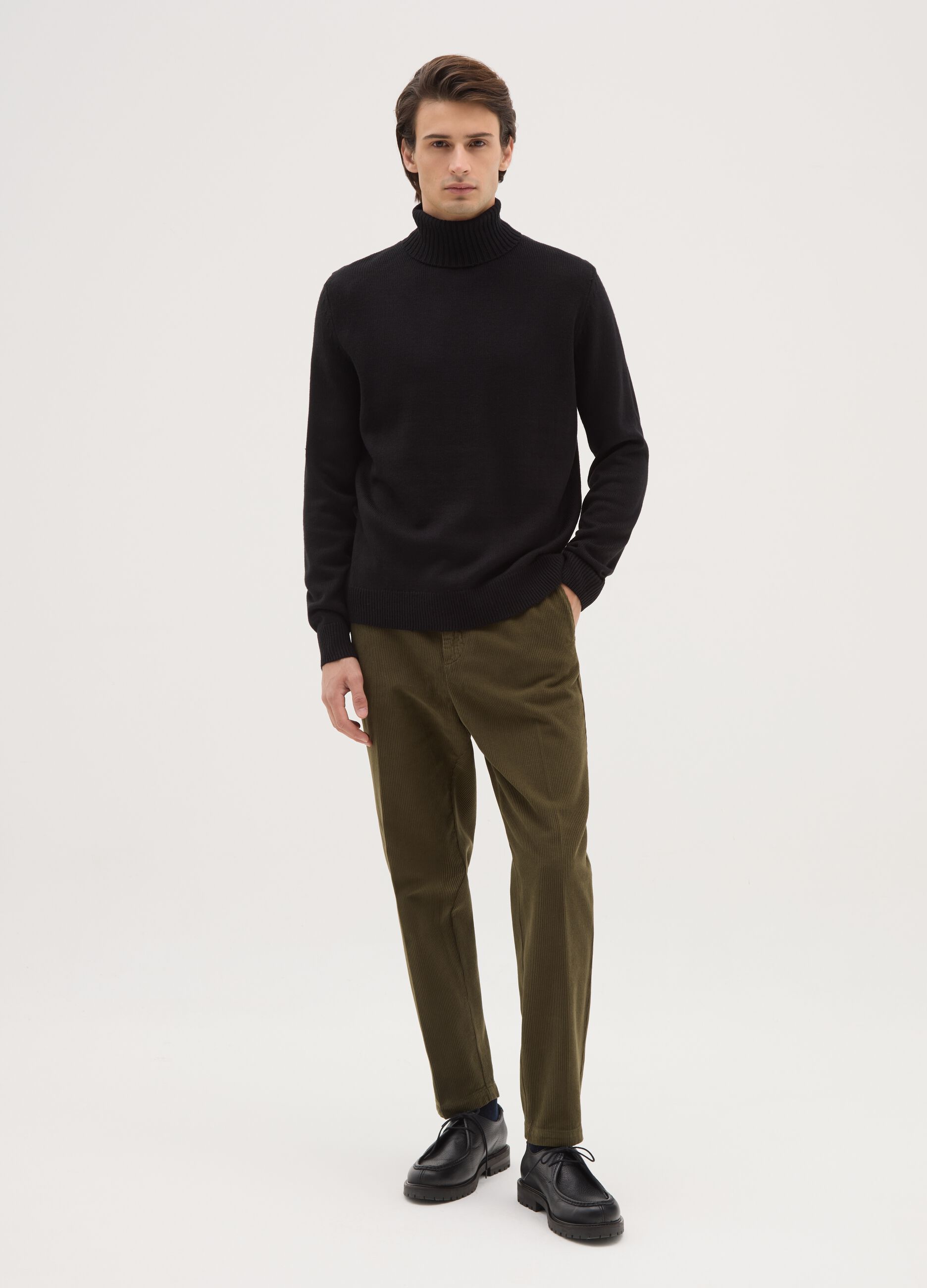 Pantaloni verdi in velluto a coste regular fit