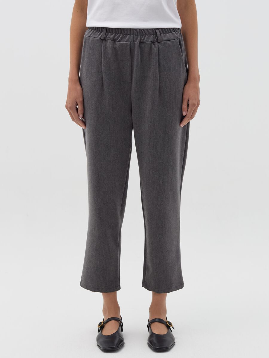 Cropped cigarette trousers with inverted pleats_1