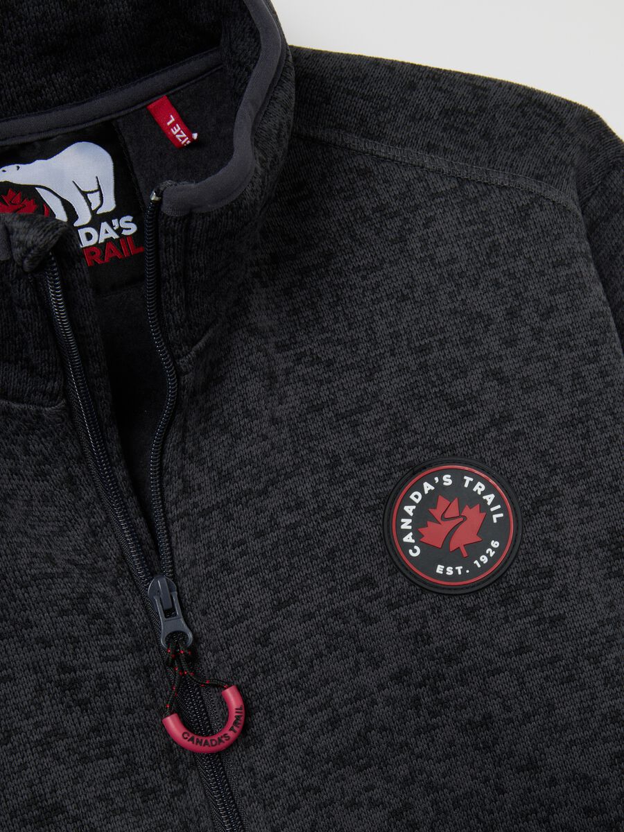 Heavy grey jacket with zip and Canada Trail logo_5