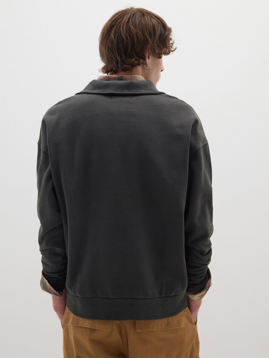 Black pure cotton sweatshirt regular fit_4