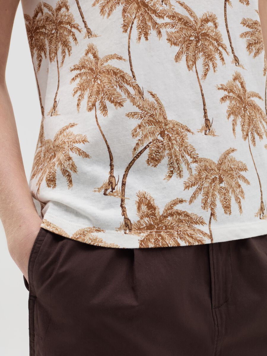 Beige T-shirt with palms print_2