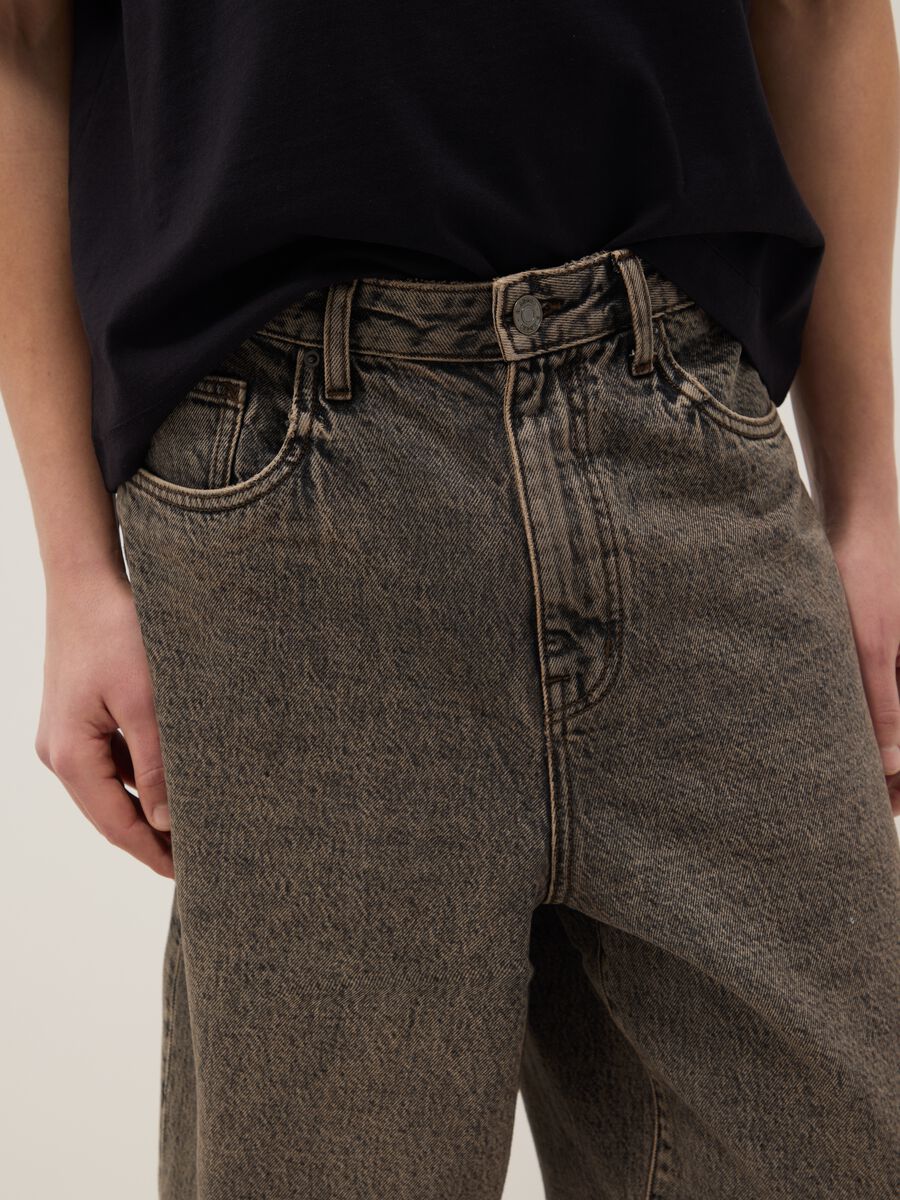 Brown slim-fit denim cotton shorts_3