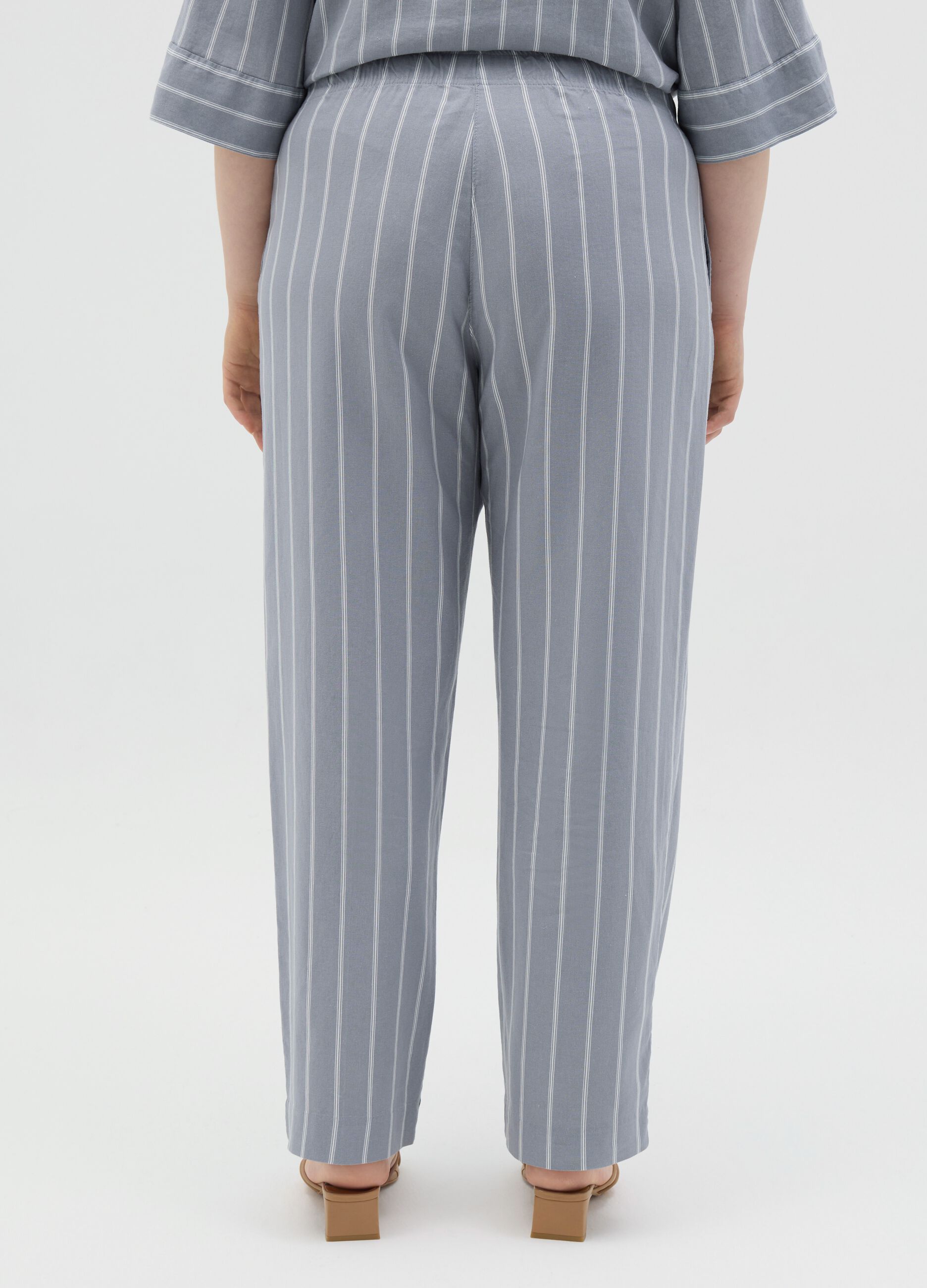 Curvy wide-leg trousers in linen and viscose