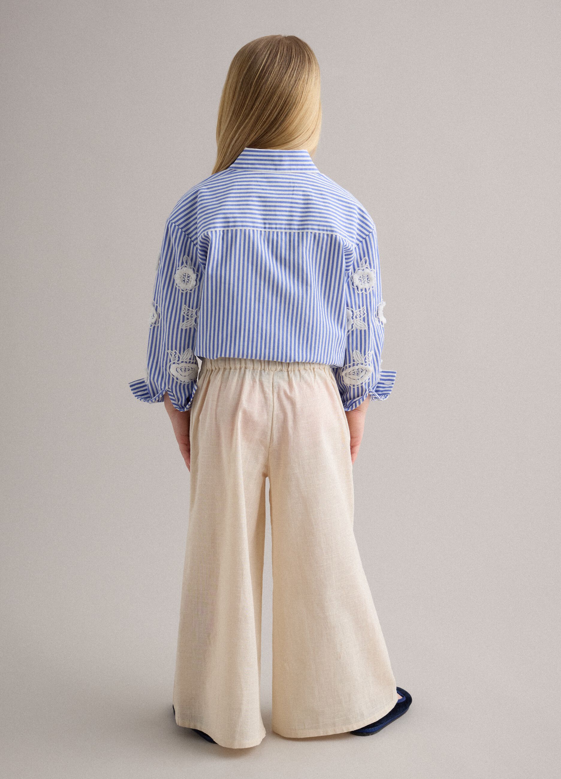 Girl's wide leg beige cotton trousers with floral embroidery