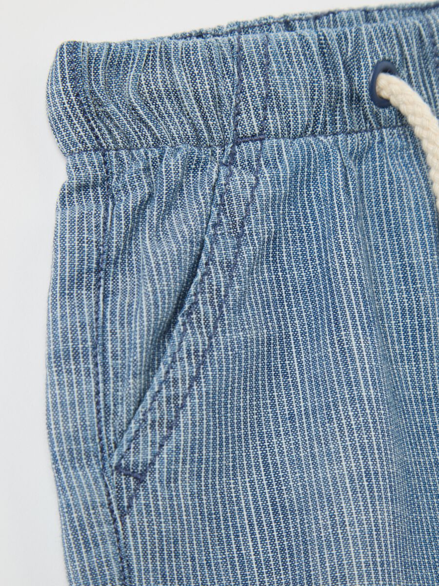 Blue chambray shorts in 100% cotton_2