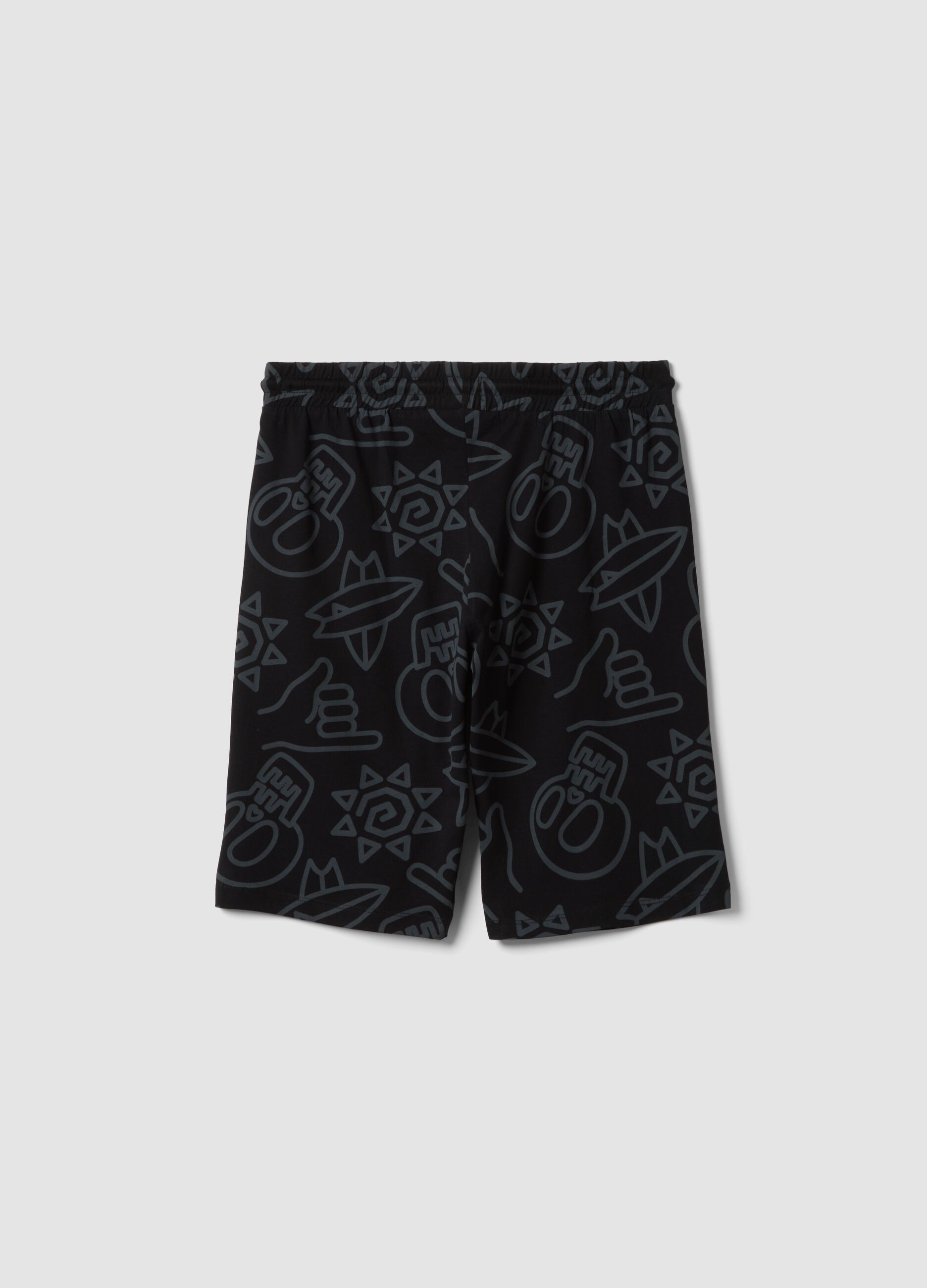 Black pure cotton all-over print shorts for boys, regular fit