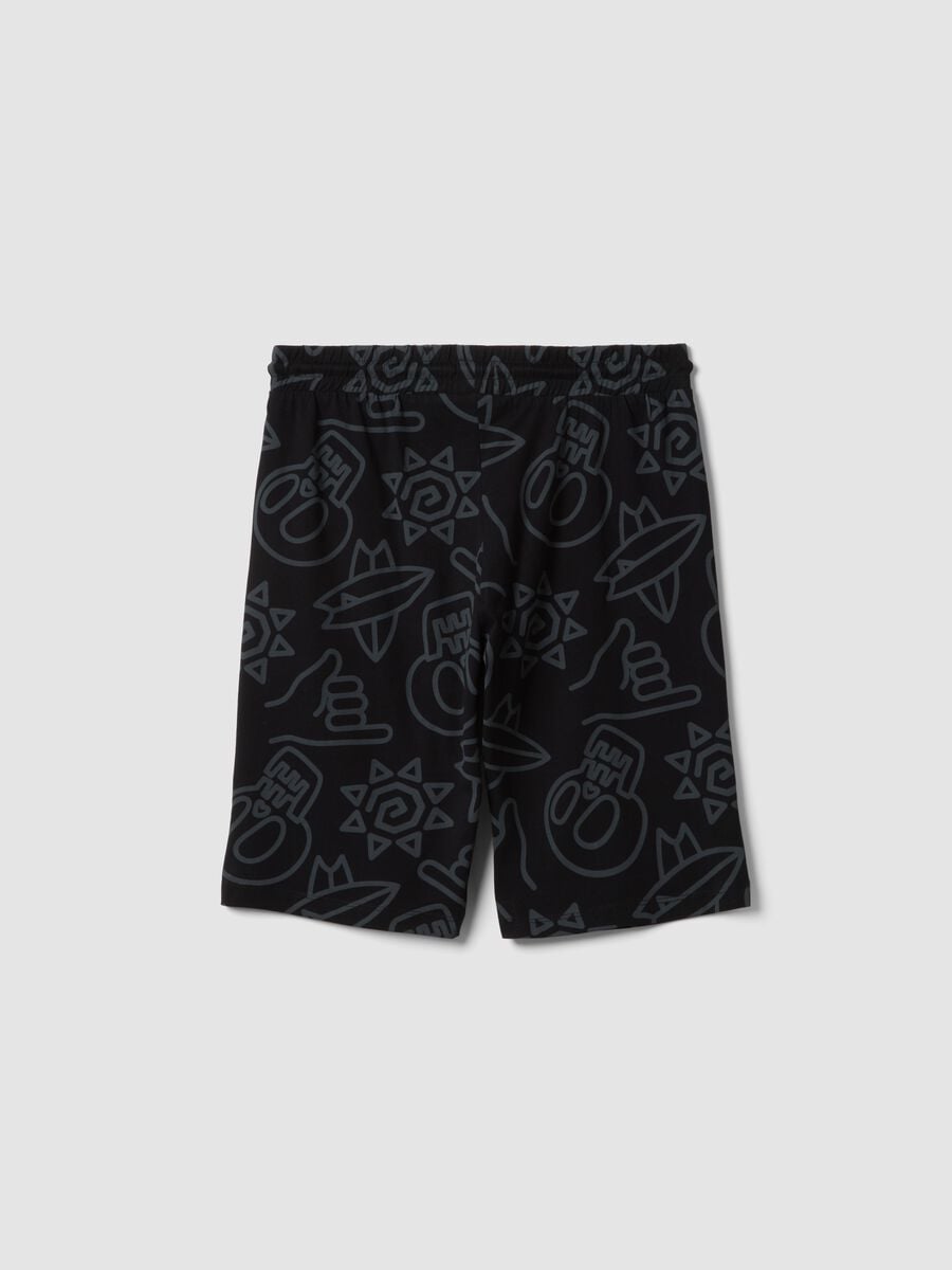 Black pure cotton all-over print shorts for boys, regular fit_1