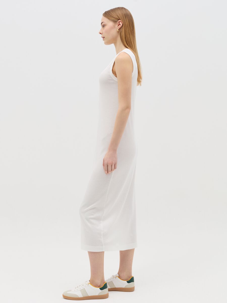 Long sleeveless maternity dress with ribbing_1