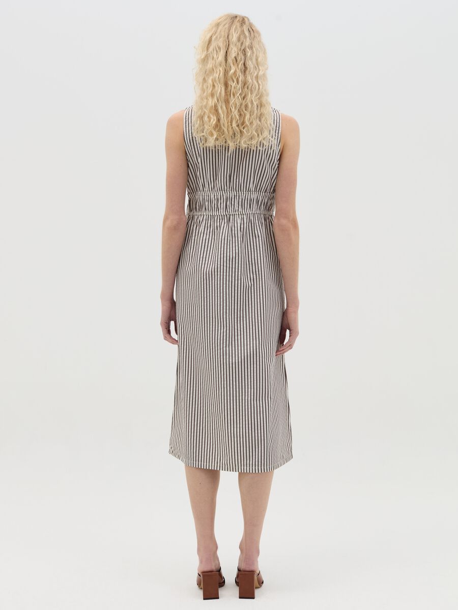 Striped midi dress with V neck_3