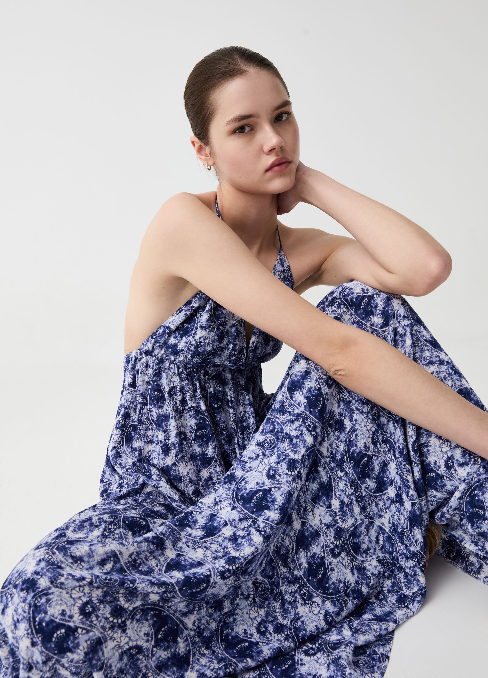Long dress with laces