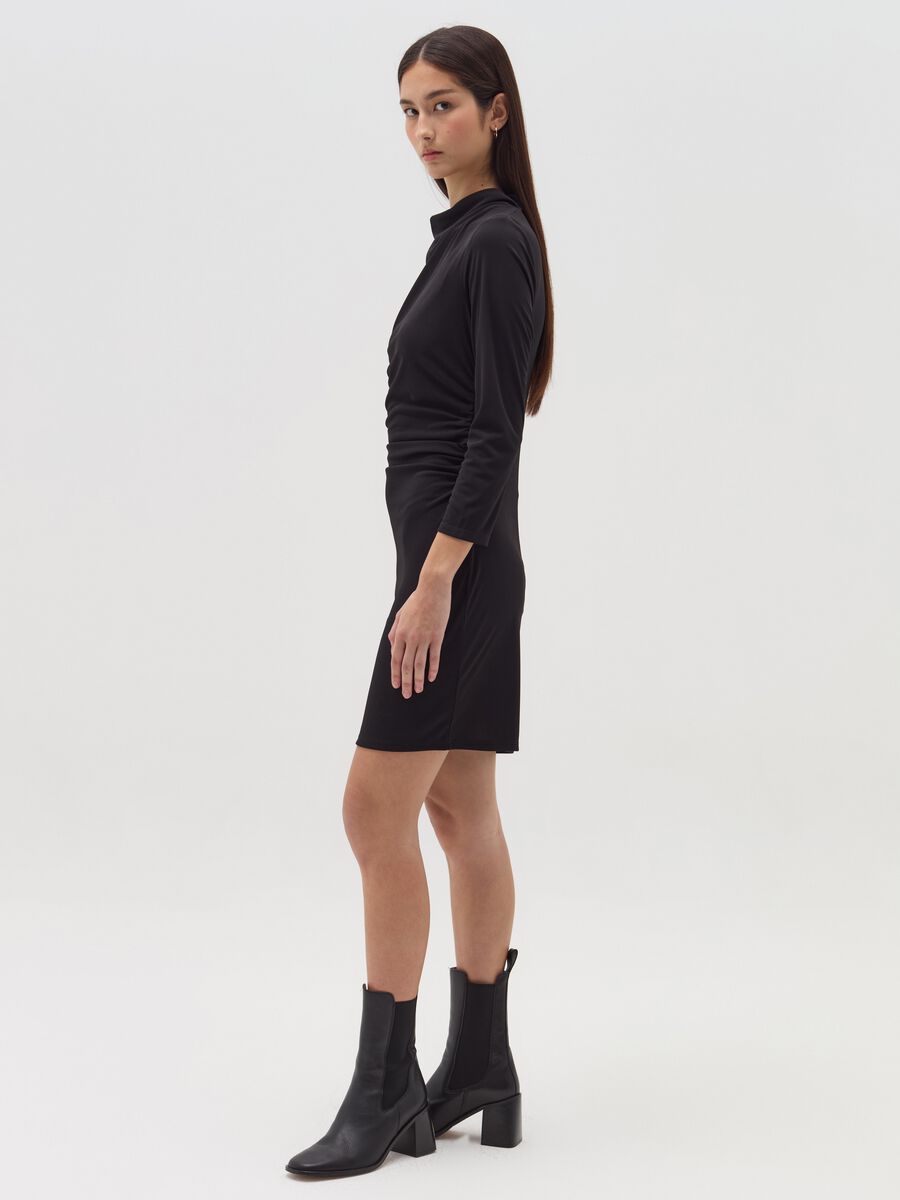 Vestito corto con arricciatura_1