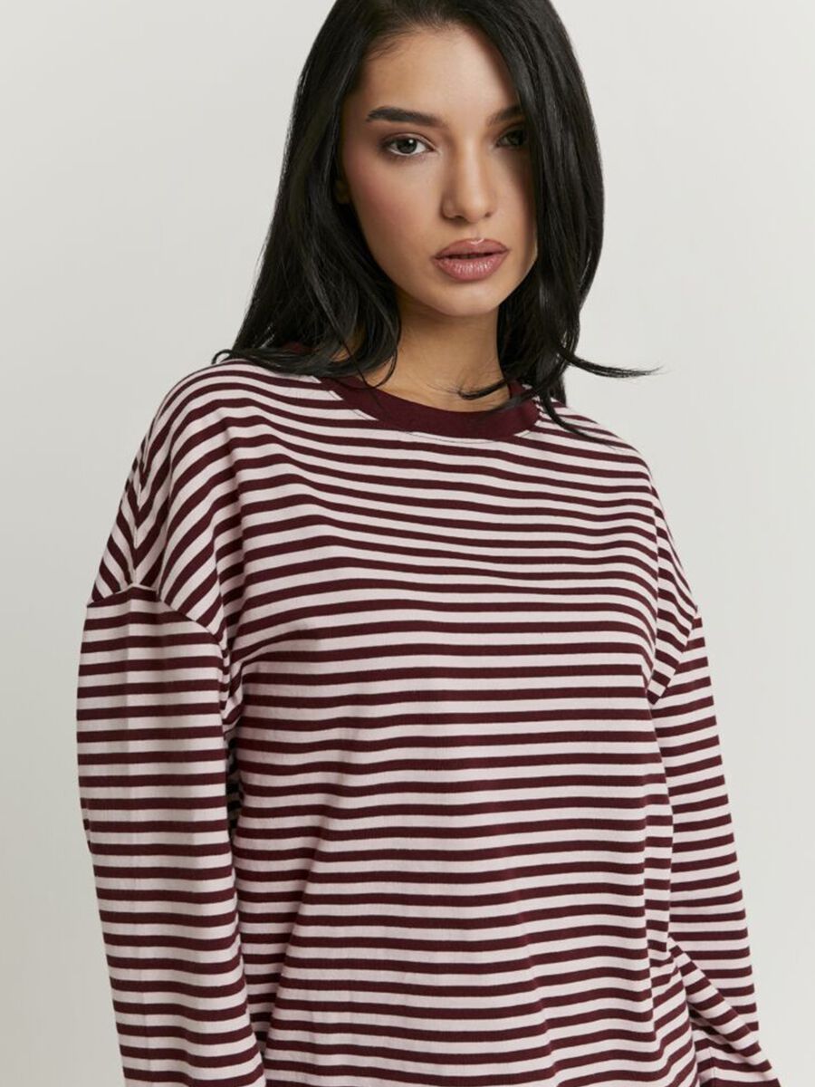 T-shirt a maniche lunghe con righe bordeax in puro cotone regular fit_2