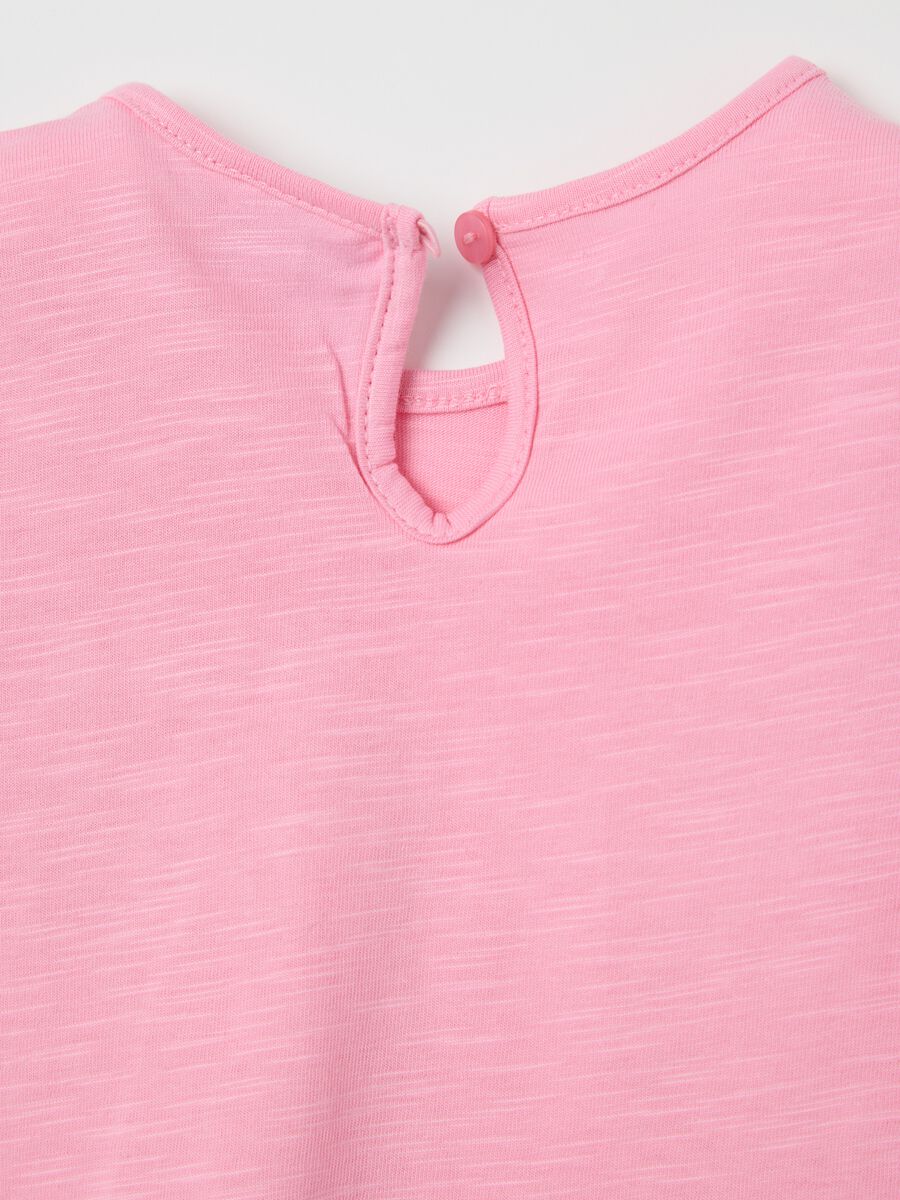 Pink cotton T-shirt with crochet flowers_3
