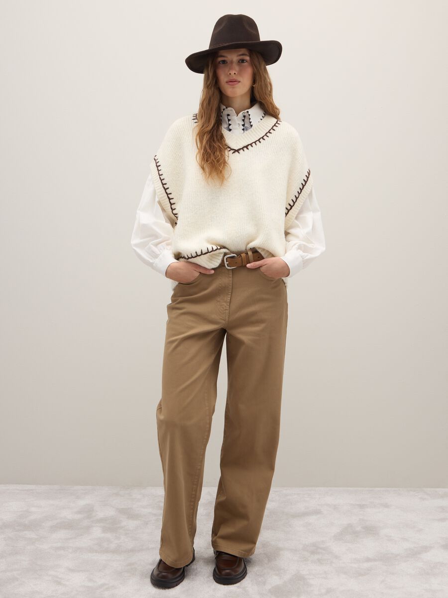 White cotton-blend oversized fit gilet with V-neck_2