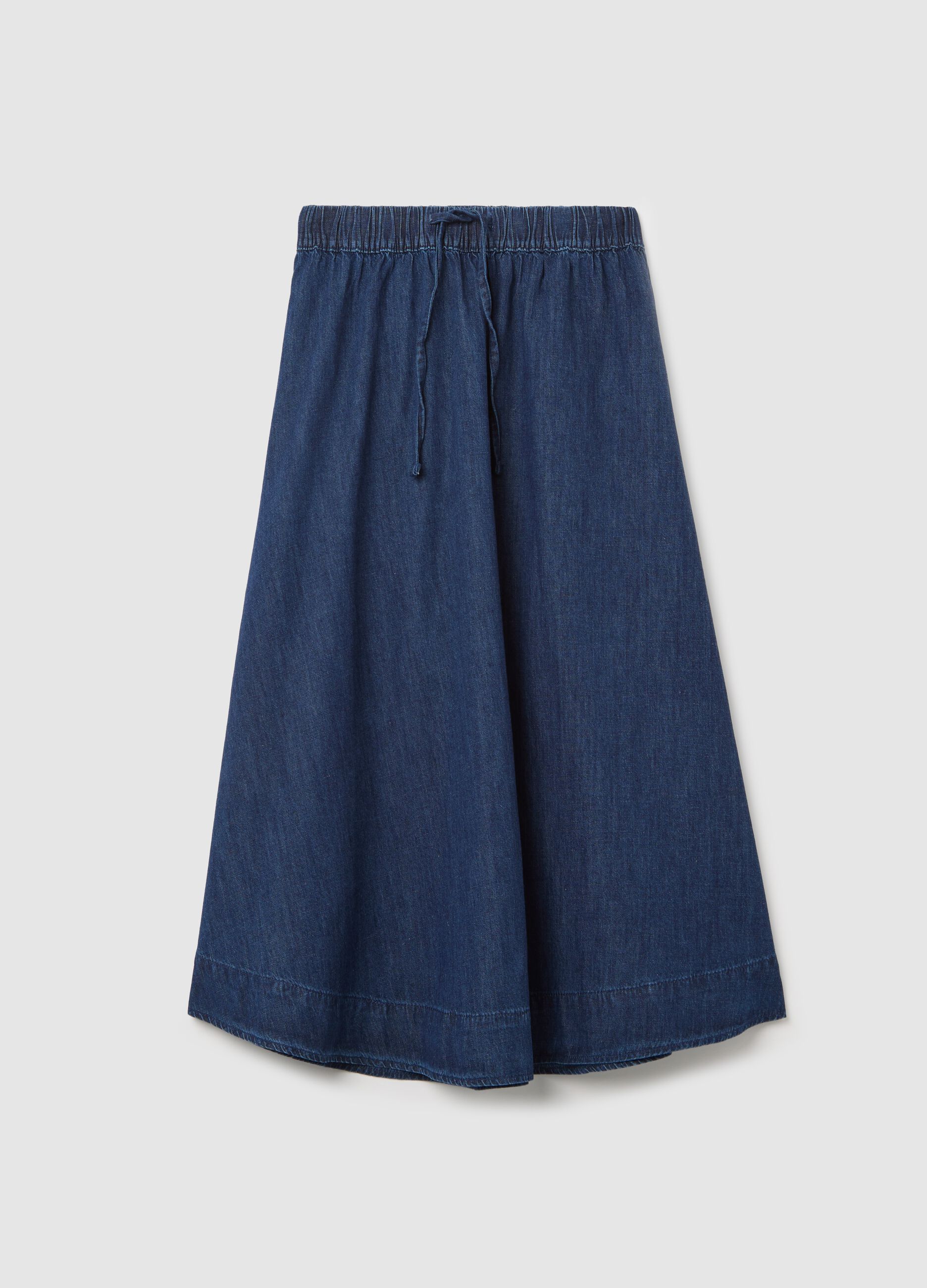 Long blue skirt in denim