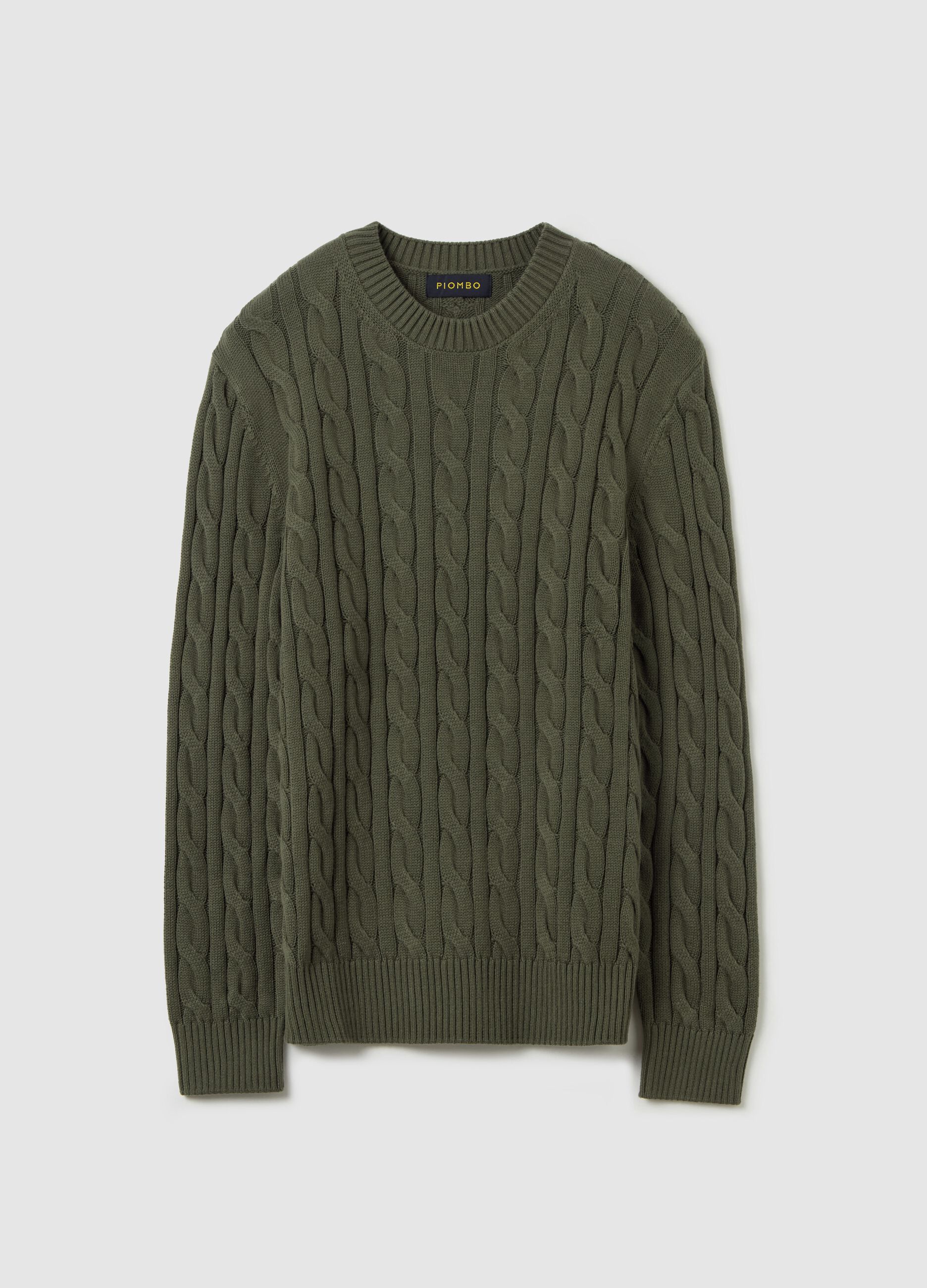 Pullover con lavorazione a treccia