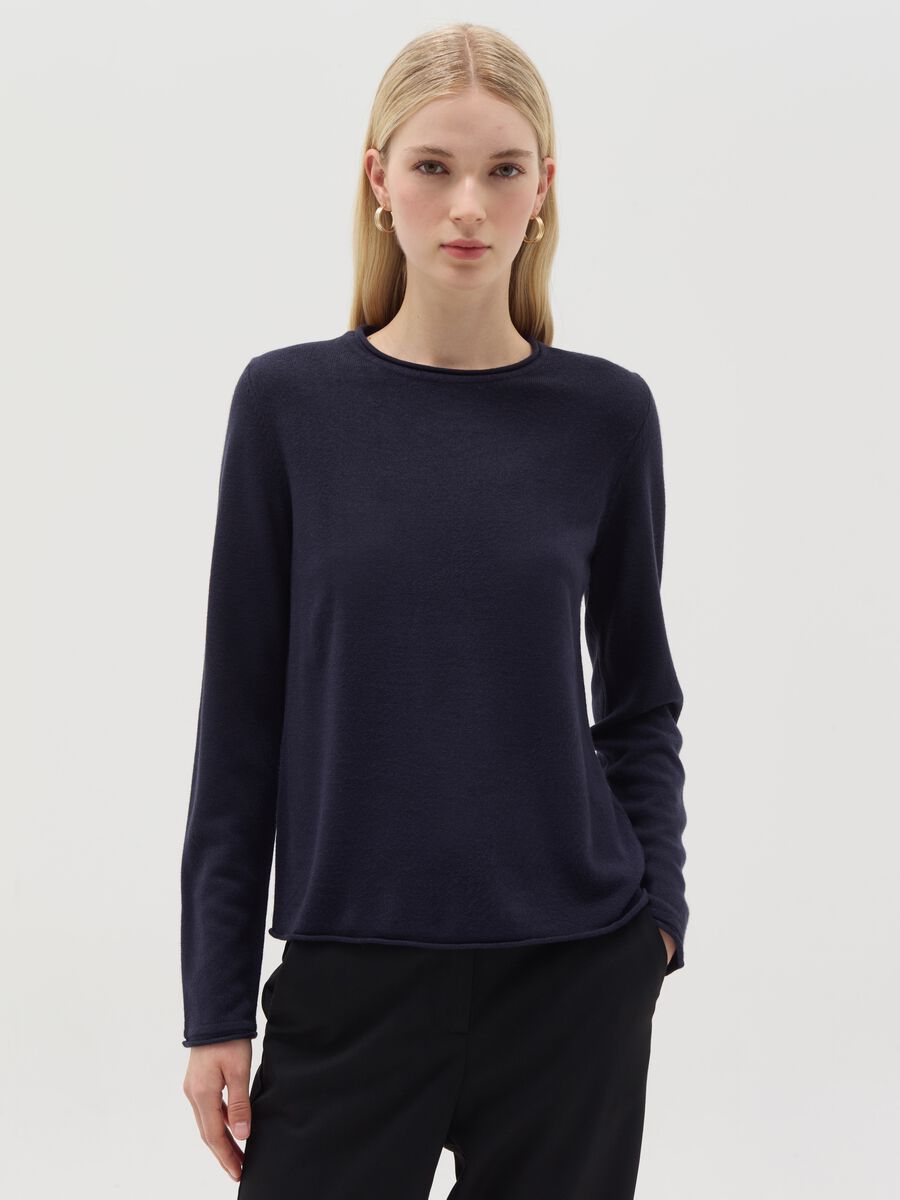 Top with rolled edging_0