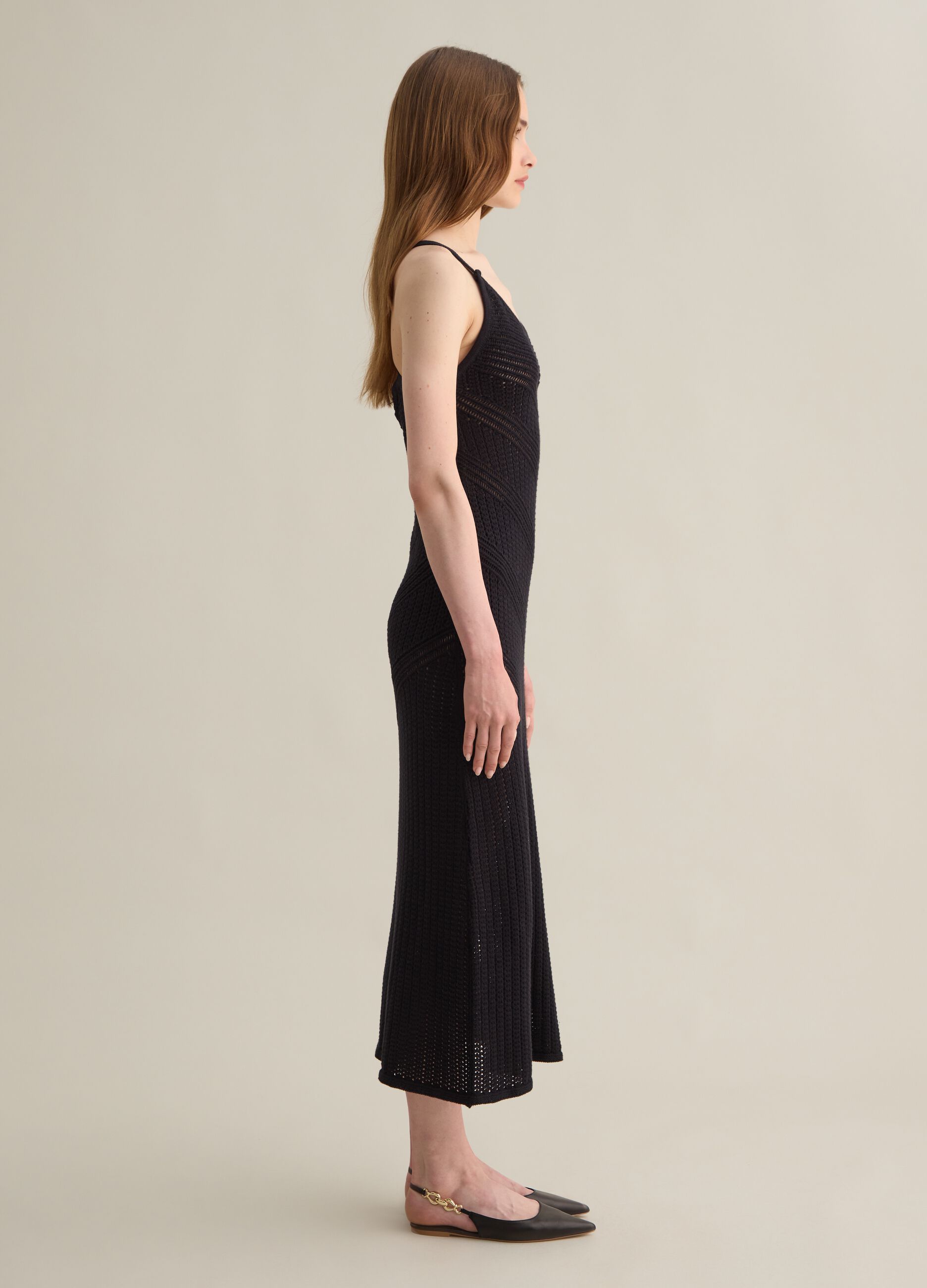 Abito lungo da donna in puro cotone nero slim fit con scollo