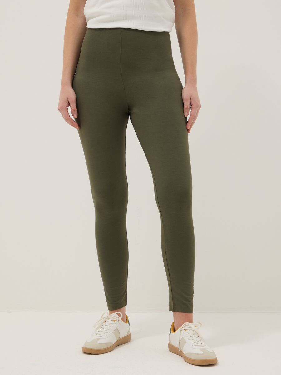 Green viscose maternity leggings with a slim fit_1