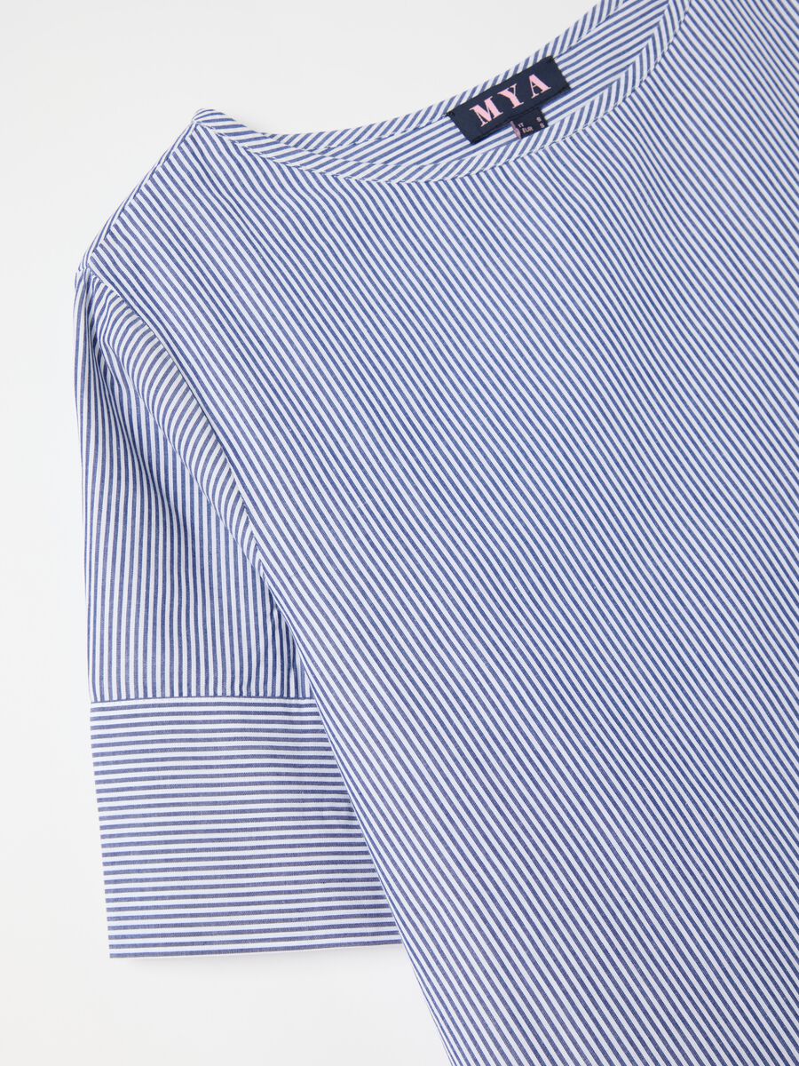 Curvy blouse with white and blue stripes_5