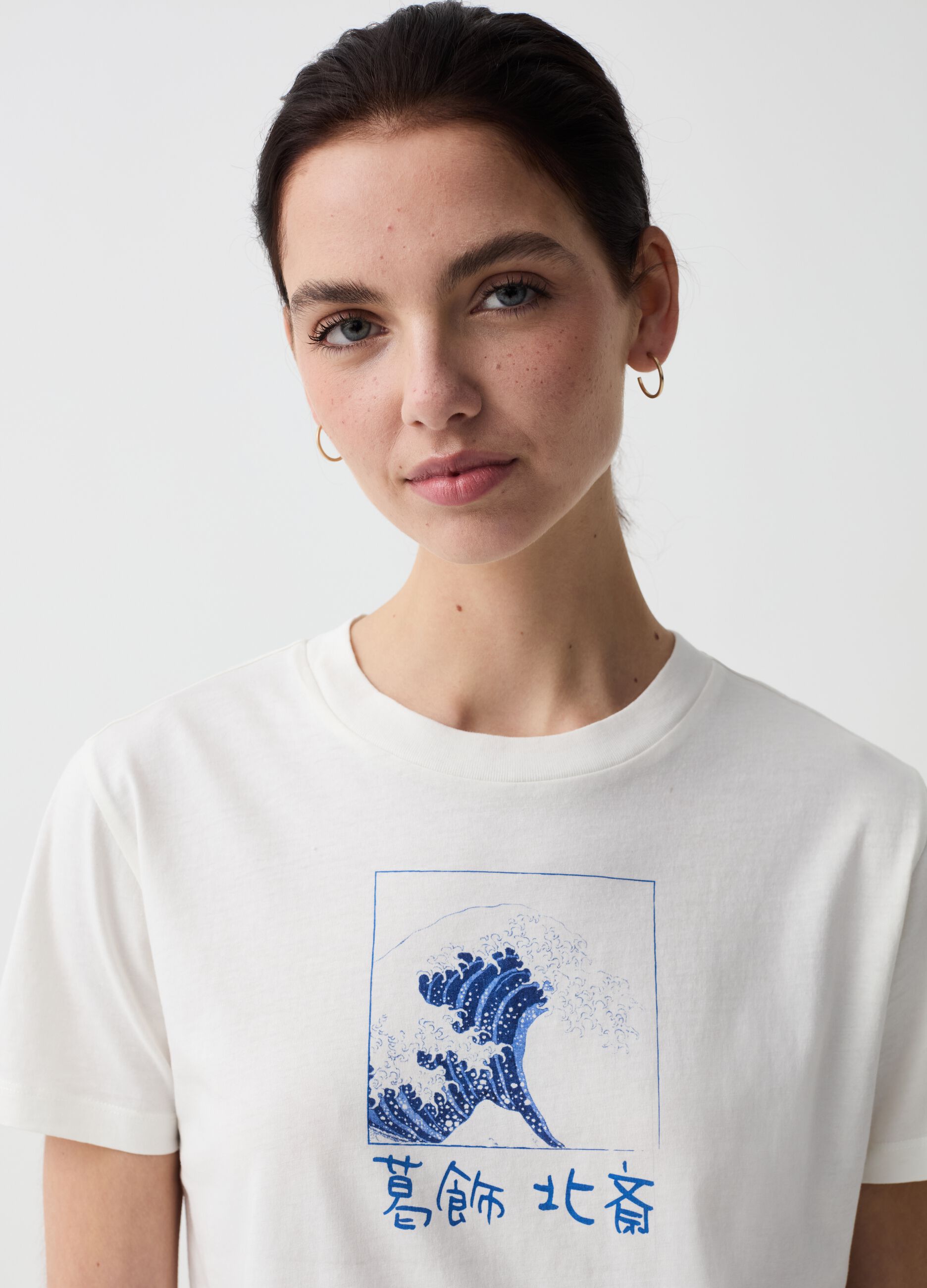 T-shirt with The Great Wave off Kanagawa painting print
