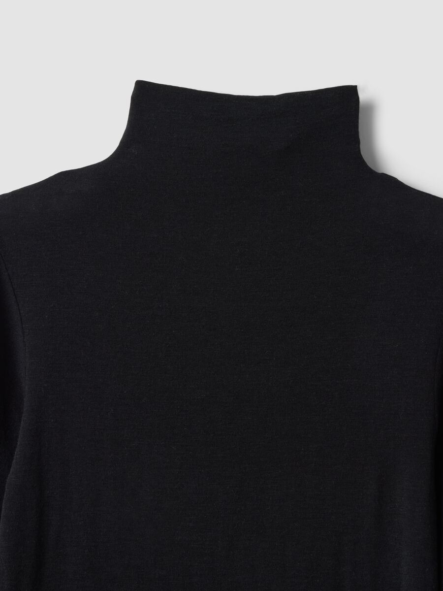 T-shirt nera in modal e cashmere elasticizzato regular fit_5