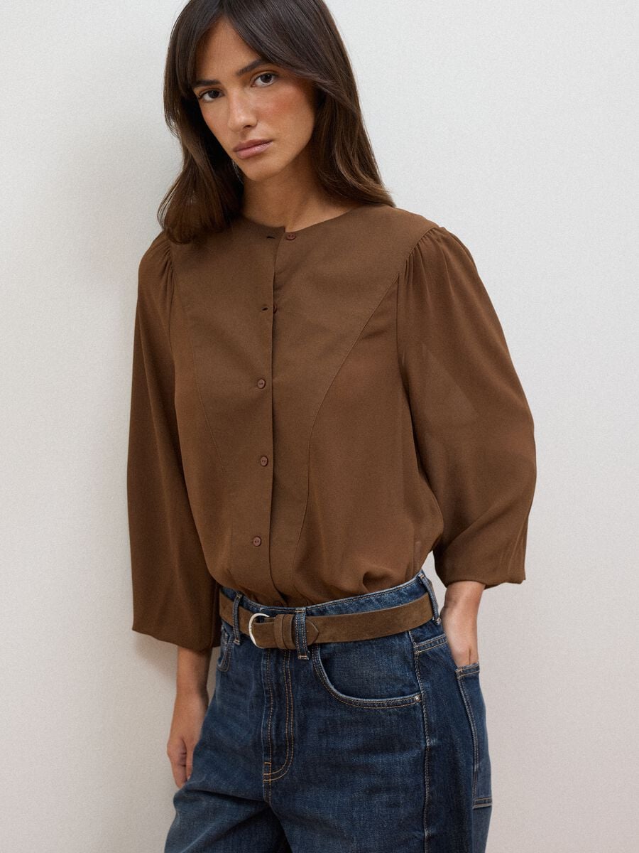 Brown regular-fit shirt with buttons and long sleeves_0