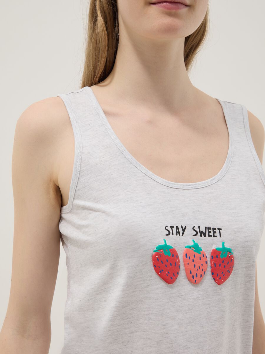 Pigiama in cotone elasticizzato grigio regular fit con fragole_3