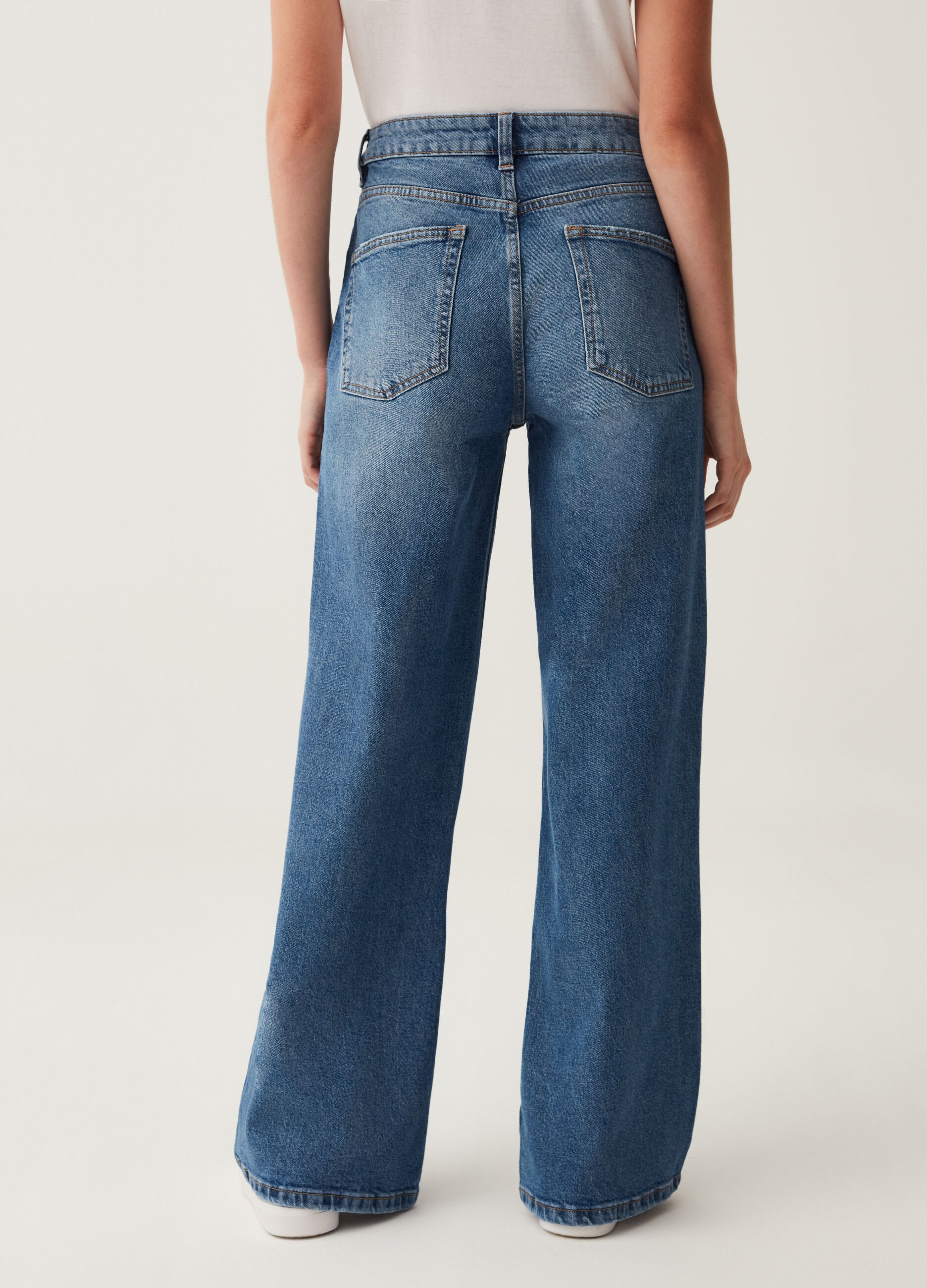 Jeans relaxed fit con scoloriture_2