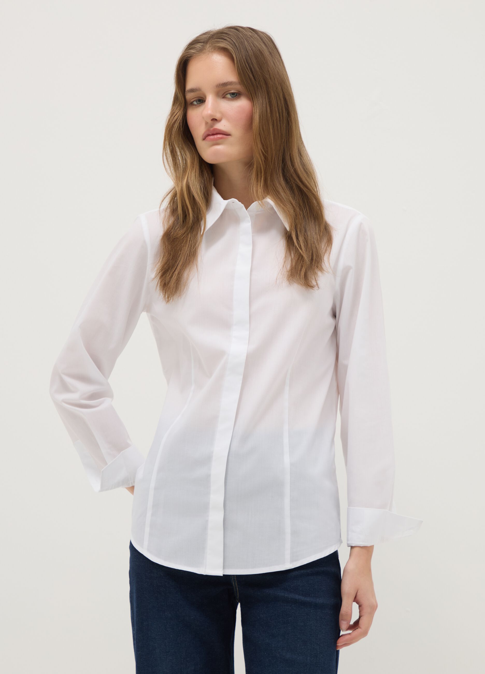 White slim fit cotton blend shirt with classic collar and buttons