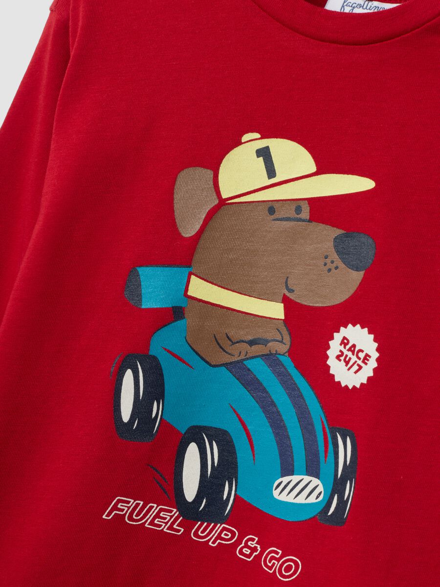T-shirt rossa in puro cotone organico con cagnolino per bimbo_2