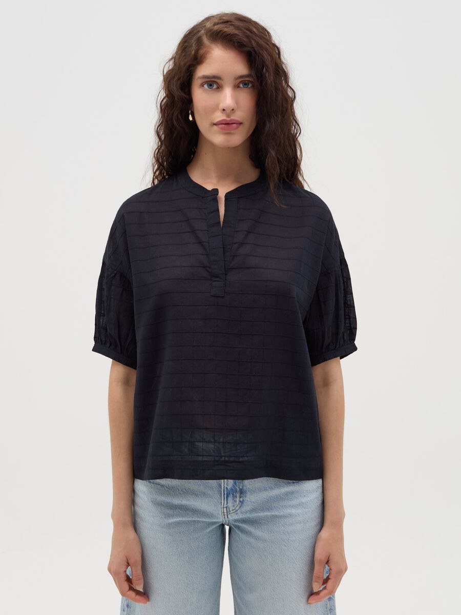Blouse with raised stitching_0