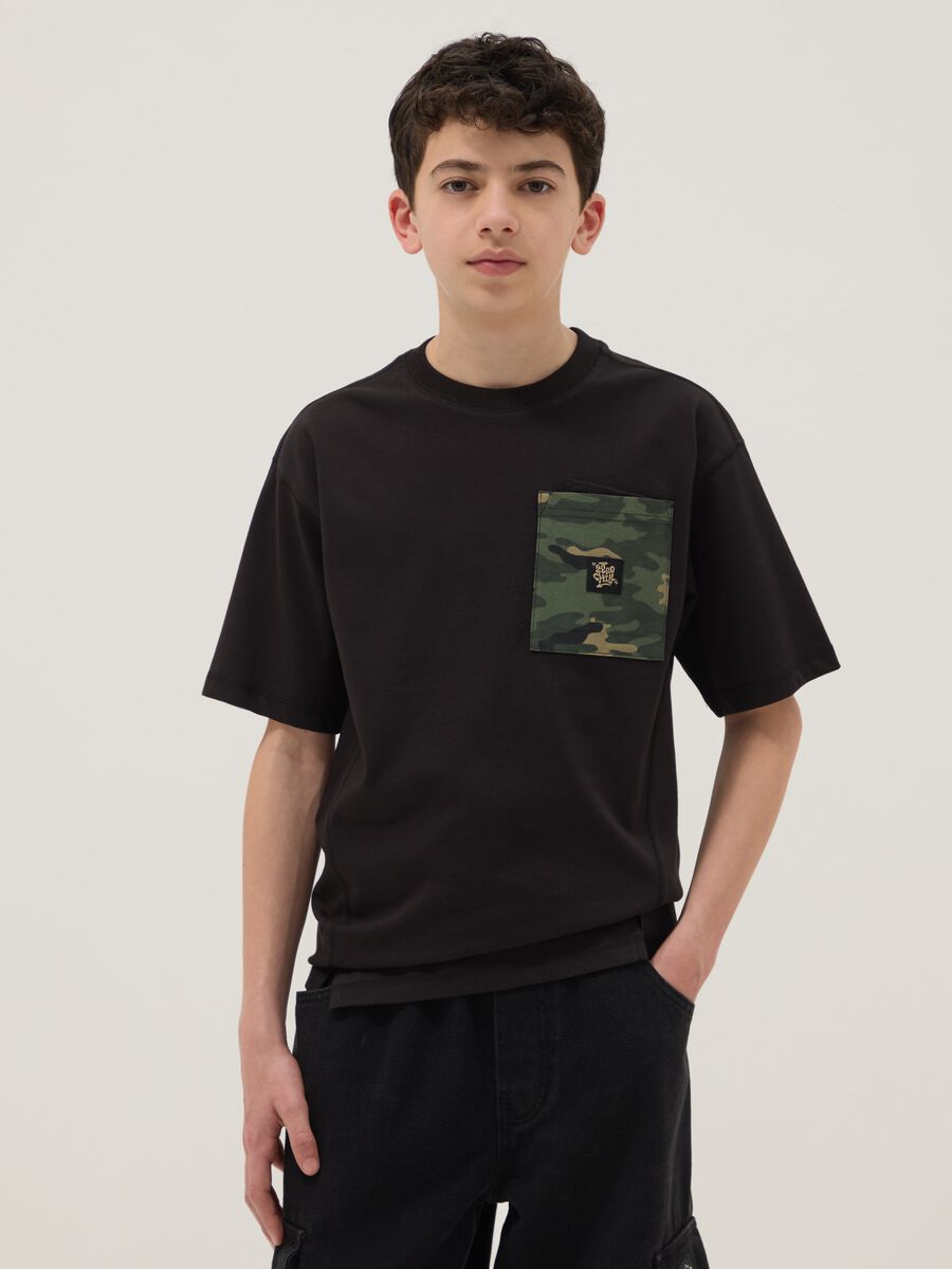 Boys&rsquo; black 100% cotton oversized T-shirt with chest pocket_0
