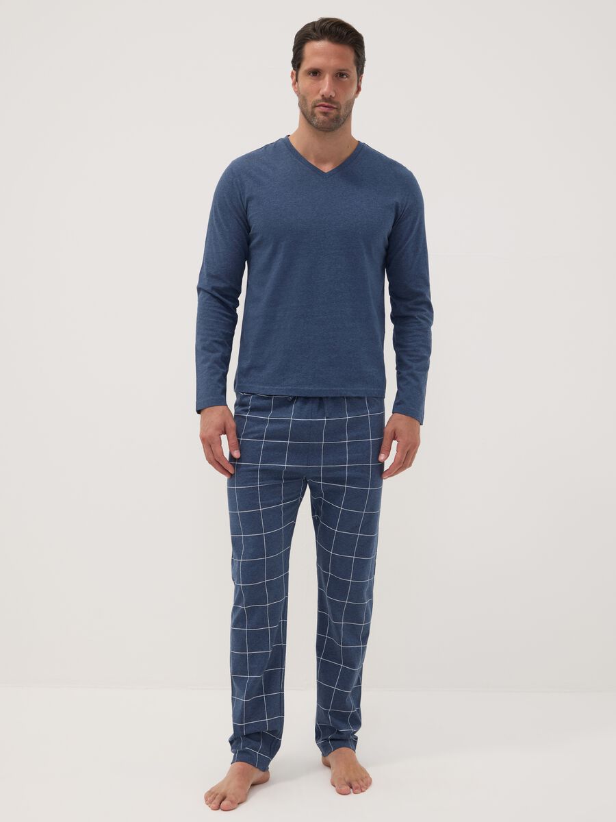 Pigiama blu in puro cotone organico con scollo a V_0