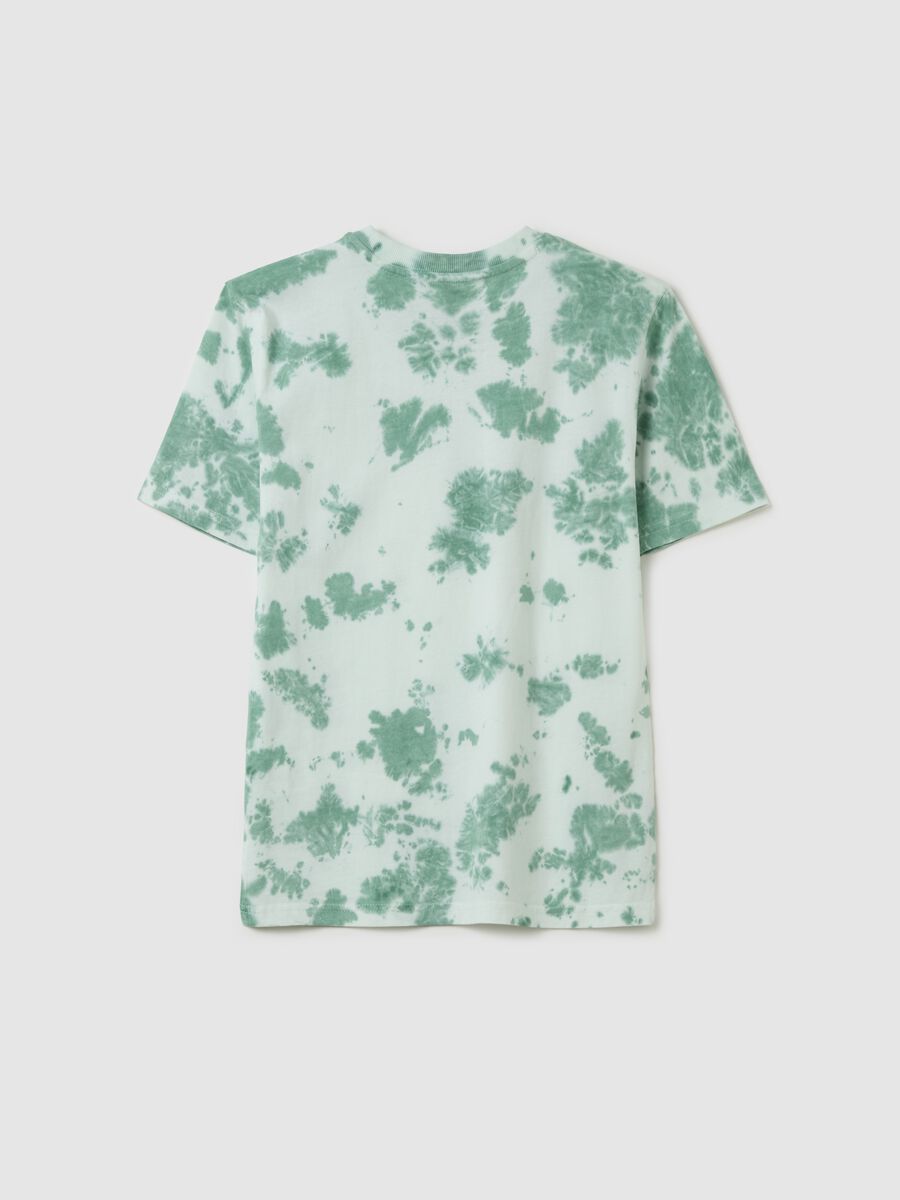 Tie-dye T-shirt with printed lettering_4