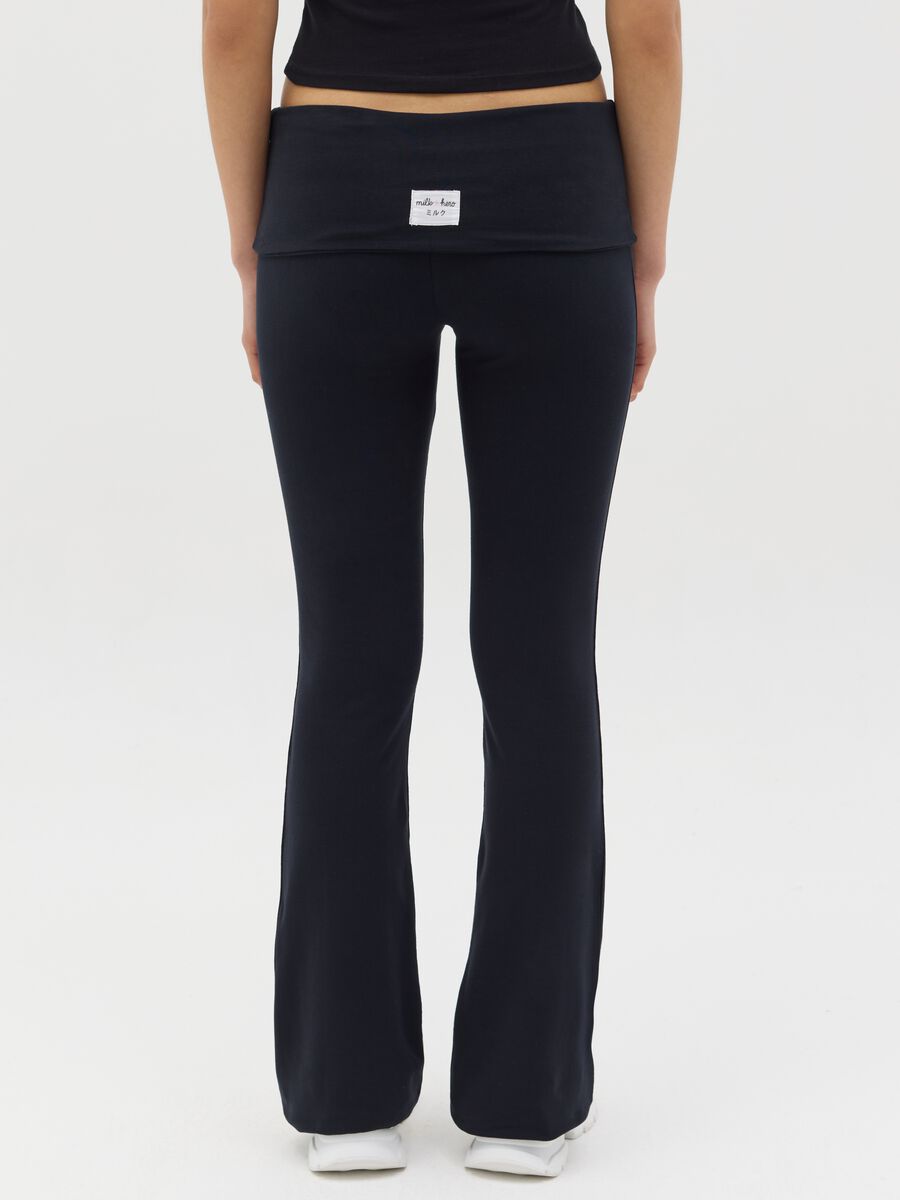 Black flare-fit leggings with striped fold at the waist_3