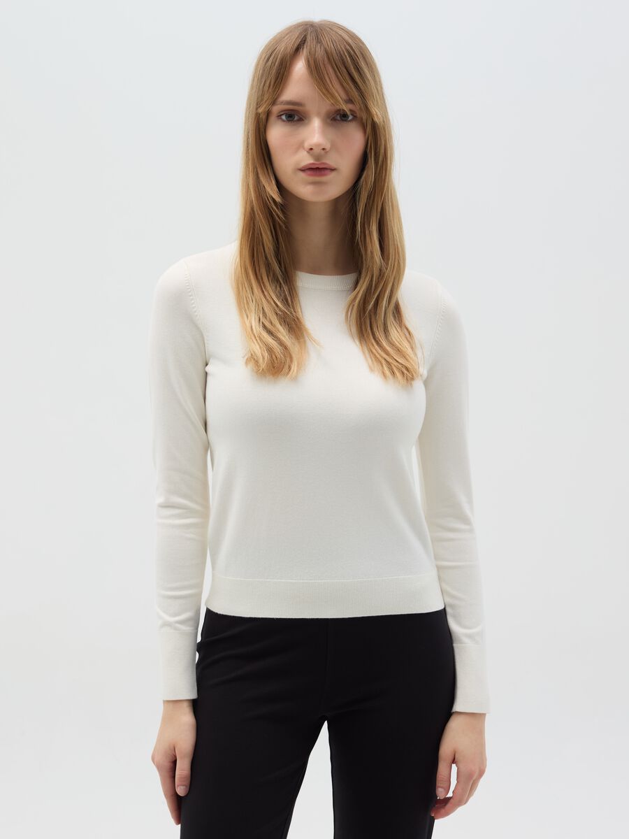 Top with round neck and long sleeves_0