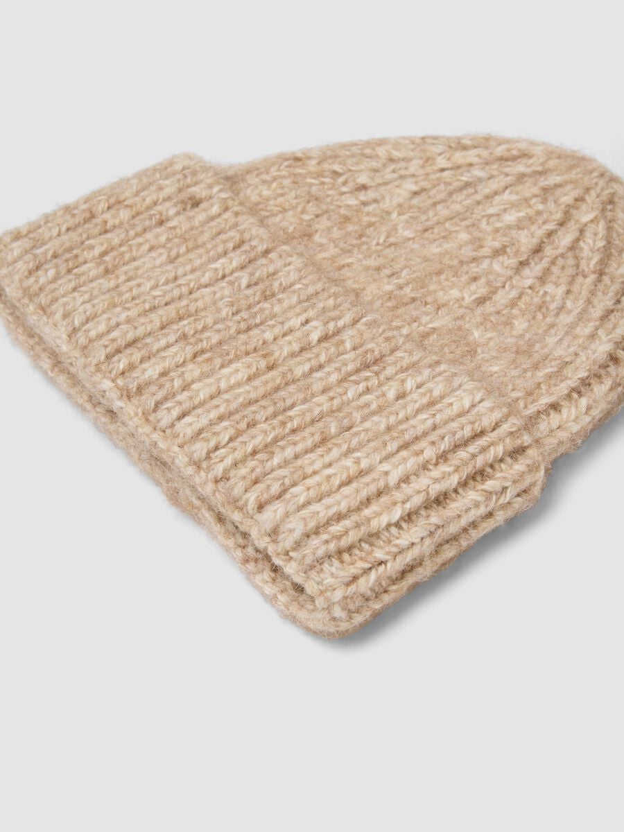 Cappello bianco in misto lana a coste_1