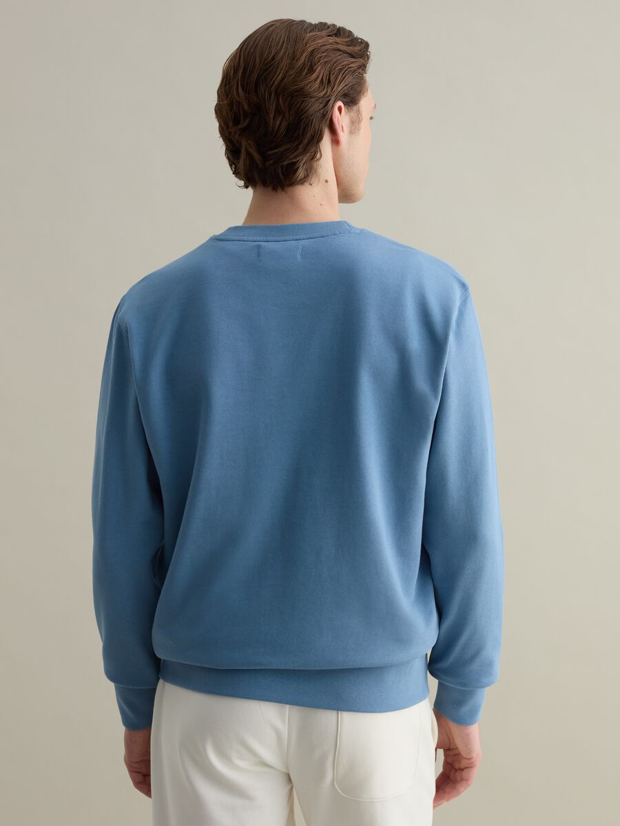 Sweatshirt with round neck and stitched detail_2
