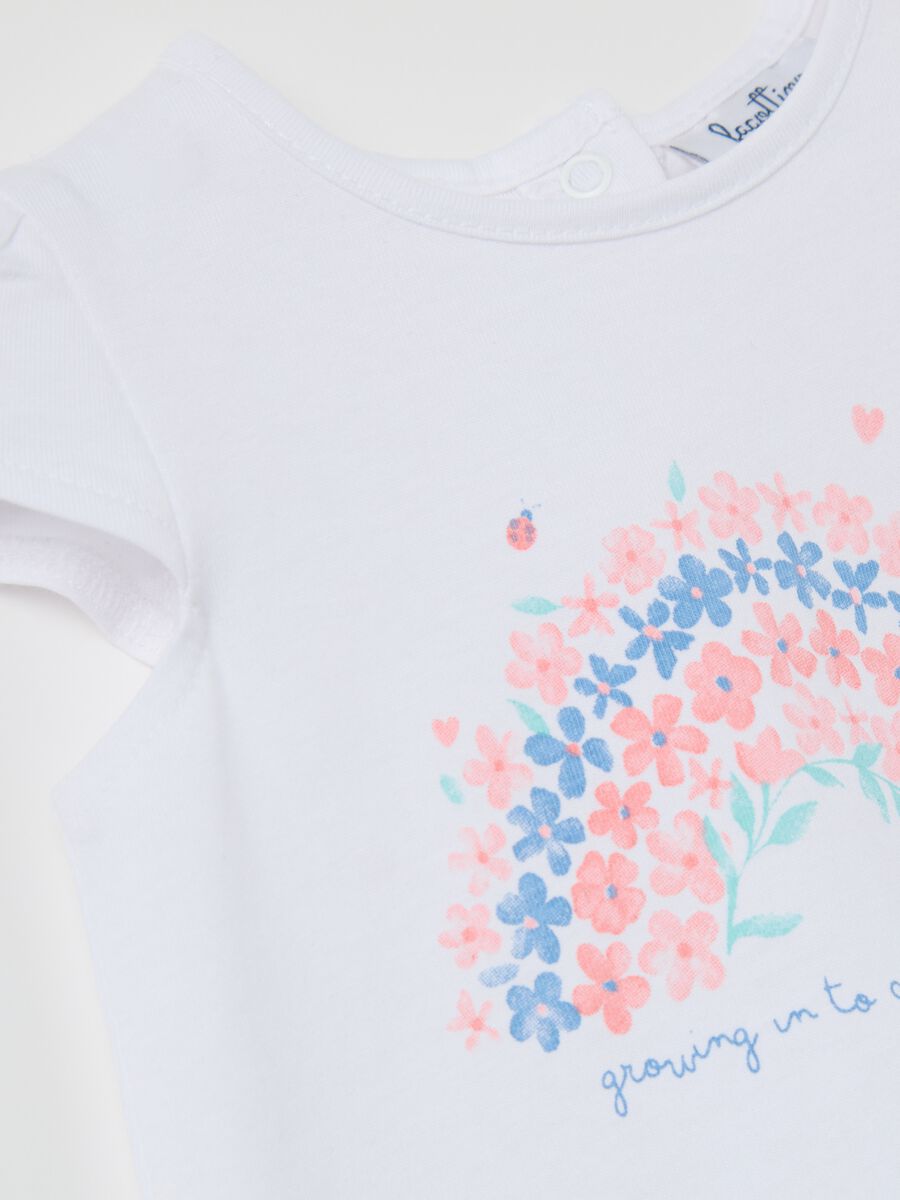 White cotton T-shirt with small flowers print_3