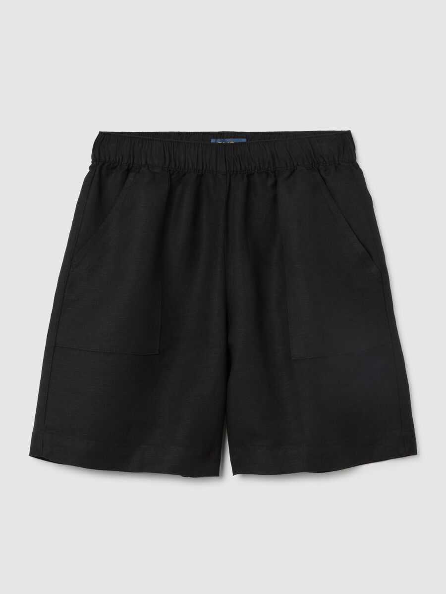 Women's black linen blend regular fit shorts_4